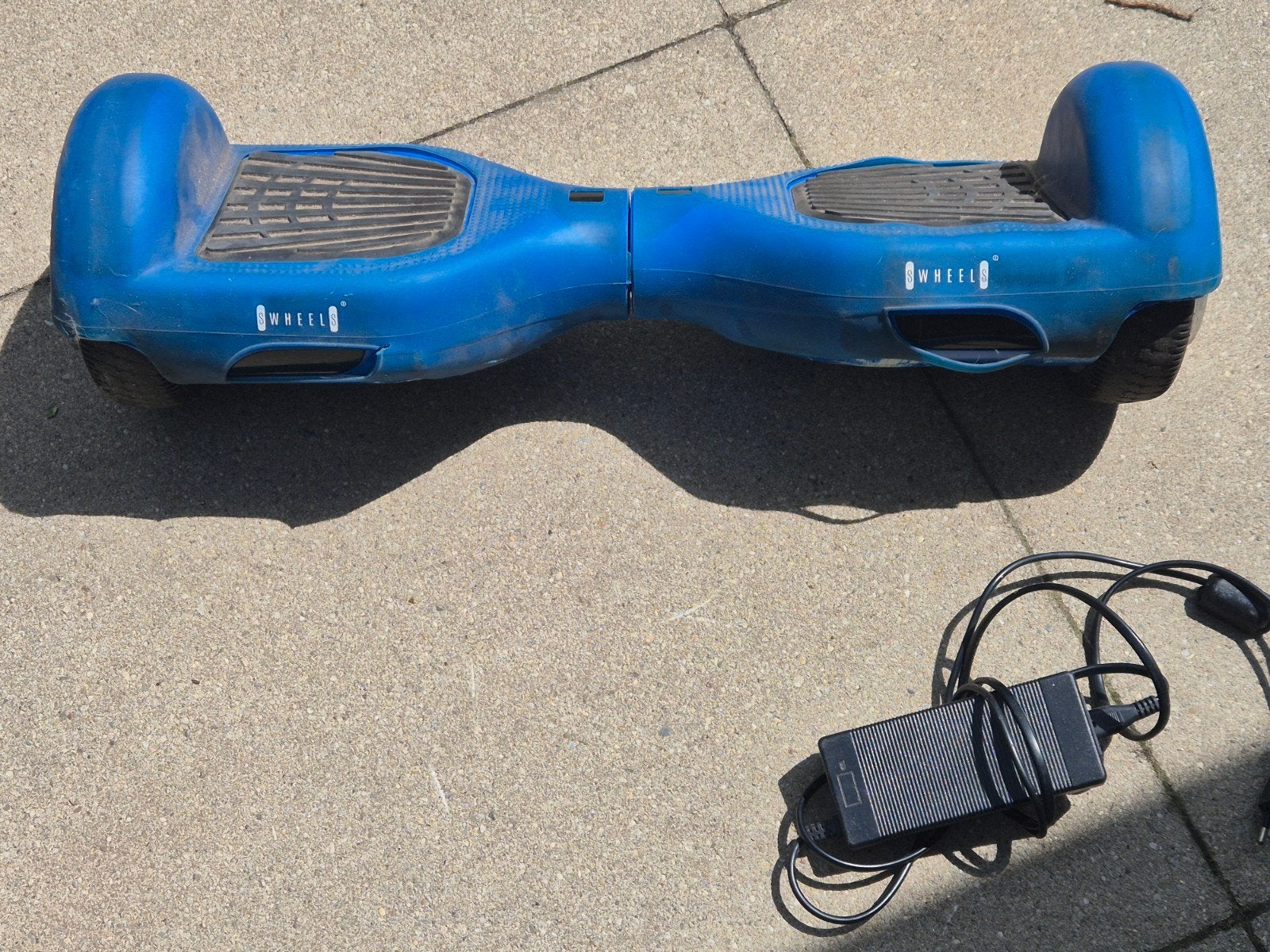 Blauwe Hoverboard met Oplader - Gebruikt, Fietsen en Brommers, Steps, Ophalen of Verzenden, Gebruikt, Elektrische step (E-scooter)