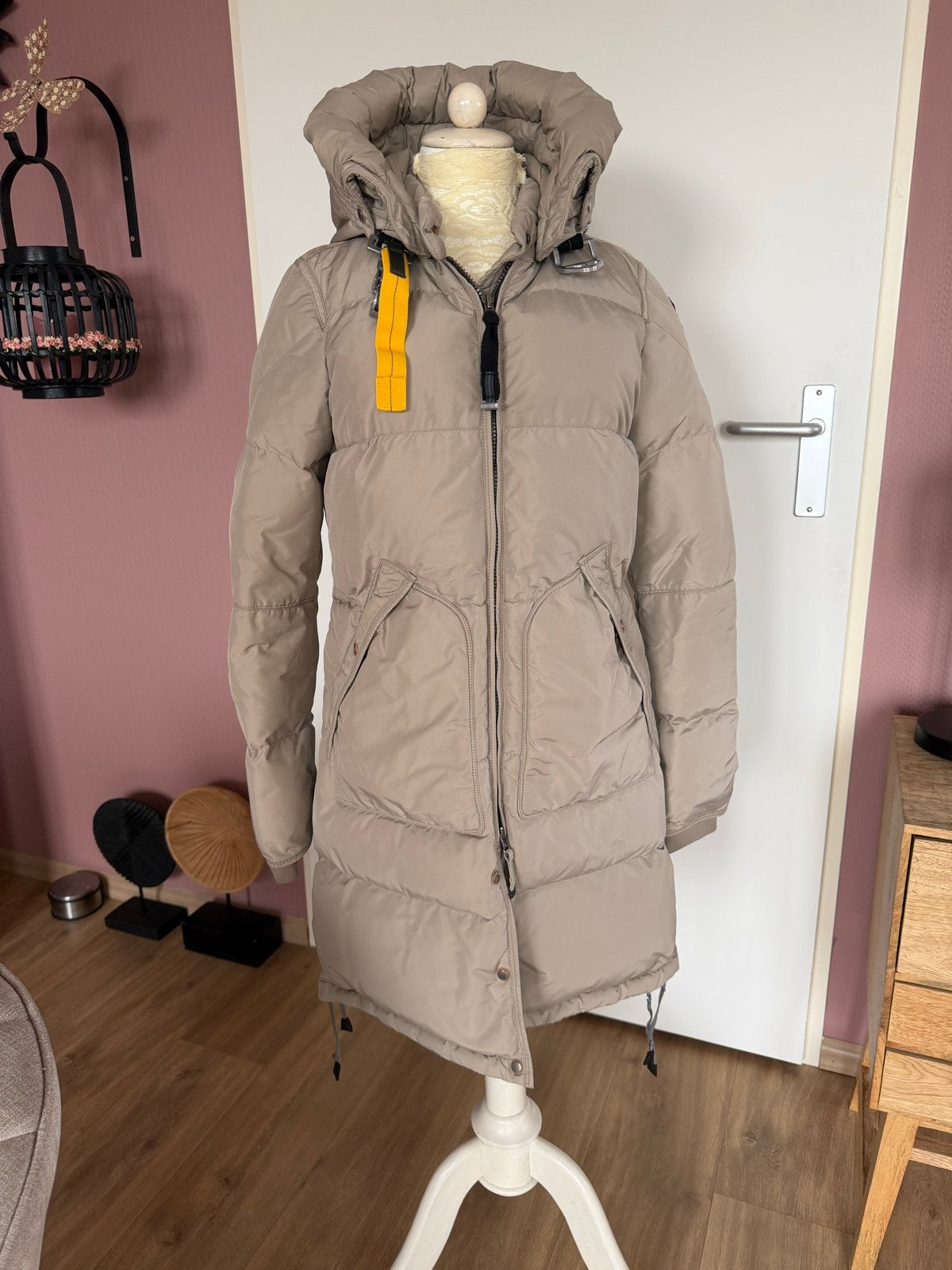 Parajumpers jas, maat M, gereinigd en klaar voor gebruik, Ophalen of Verzenden, Zo goed als nieuw, Maat 38/40 (M), Beige