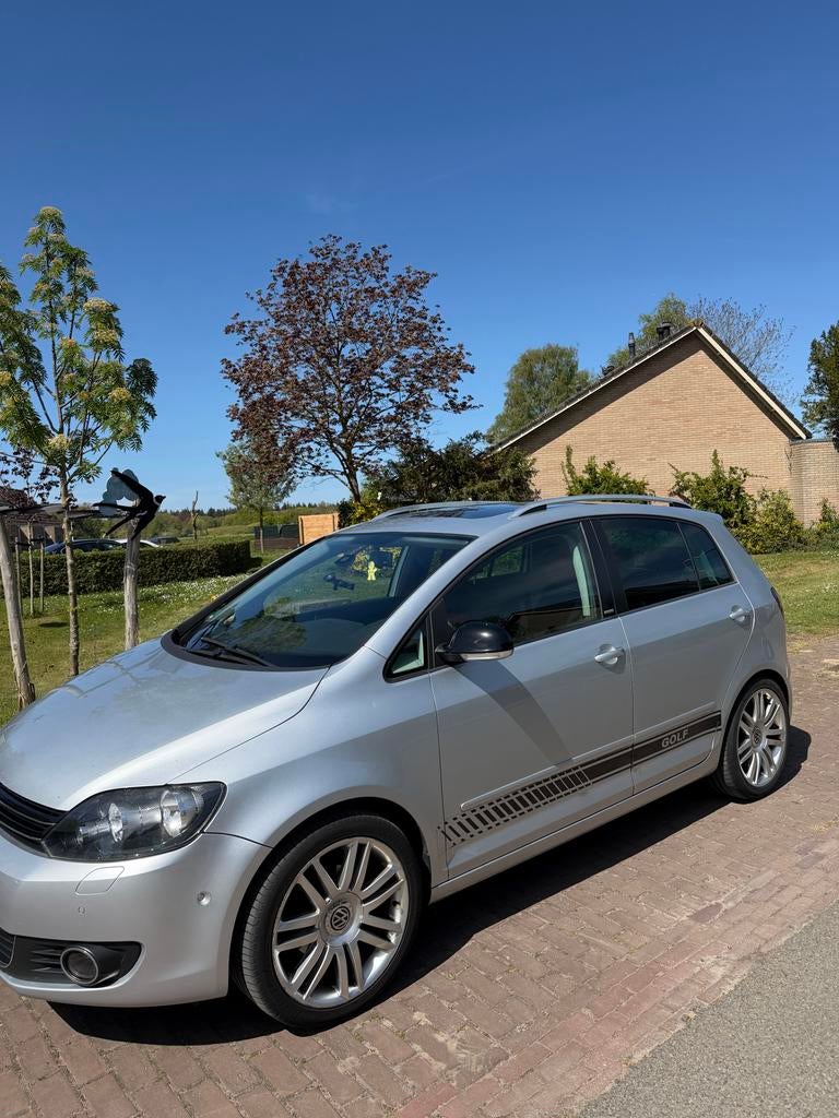Volkswagen Golf Plus 1.2 TSI 77KW DSG 2011 Grijs, 1300 kg, 4 cilinders, 700 kg, 104 pk
