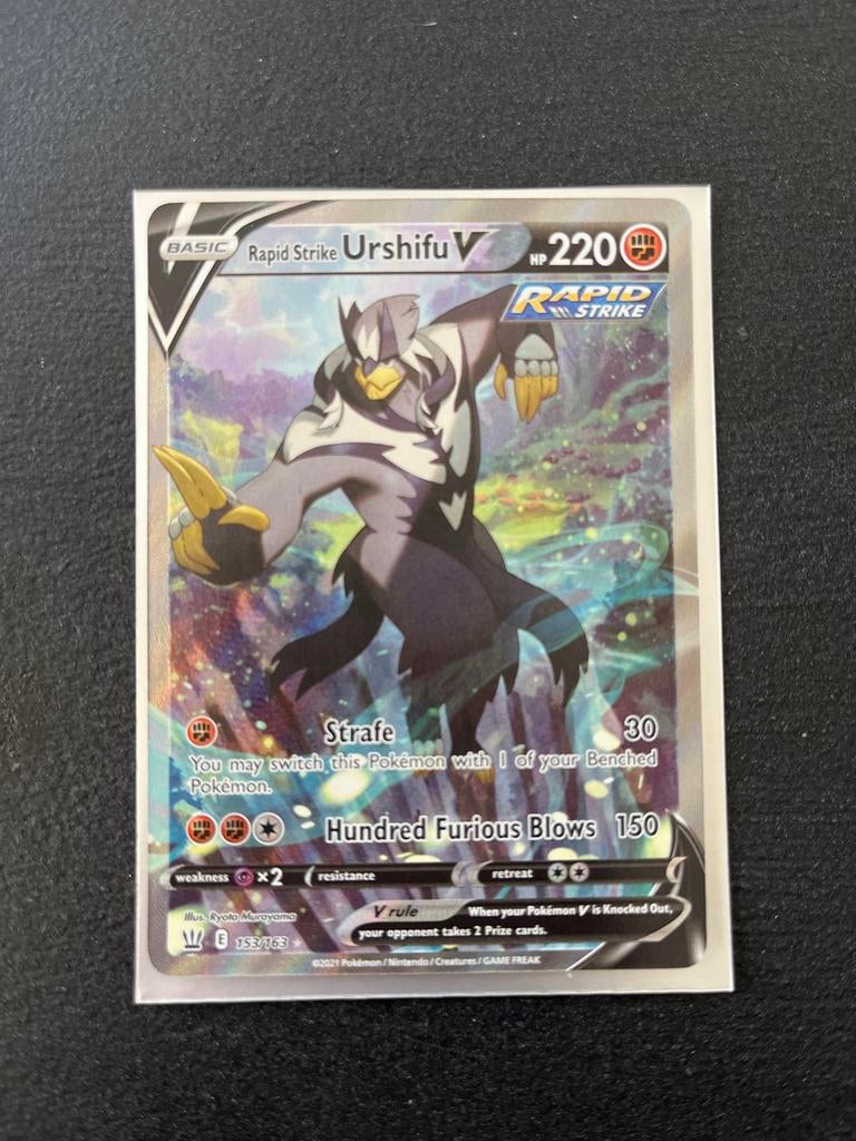 Rapid Strike Urshifu V Pokémon kaart, Ophalen of Verzenden, Zo goed als nieuw, Losse kaart