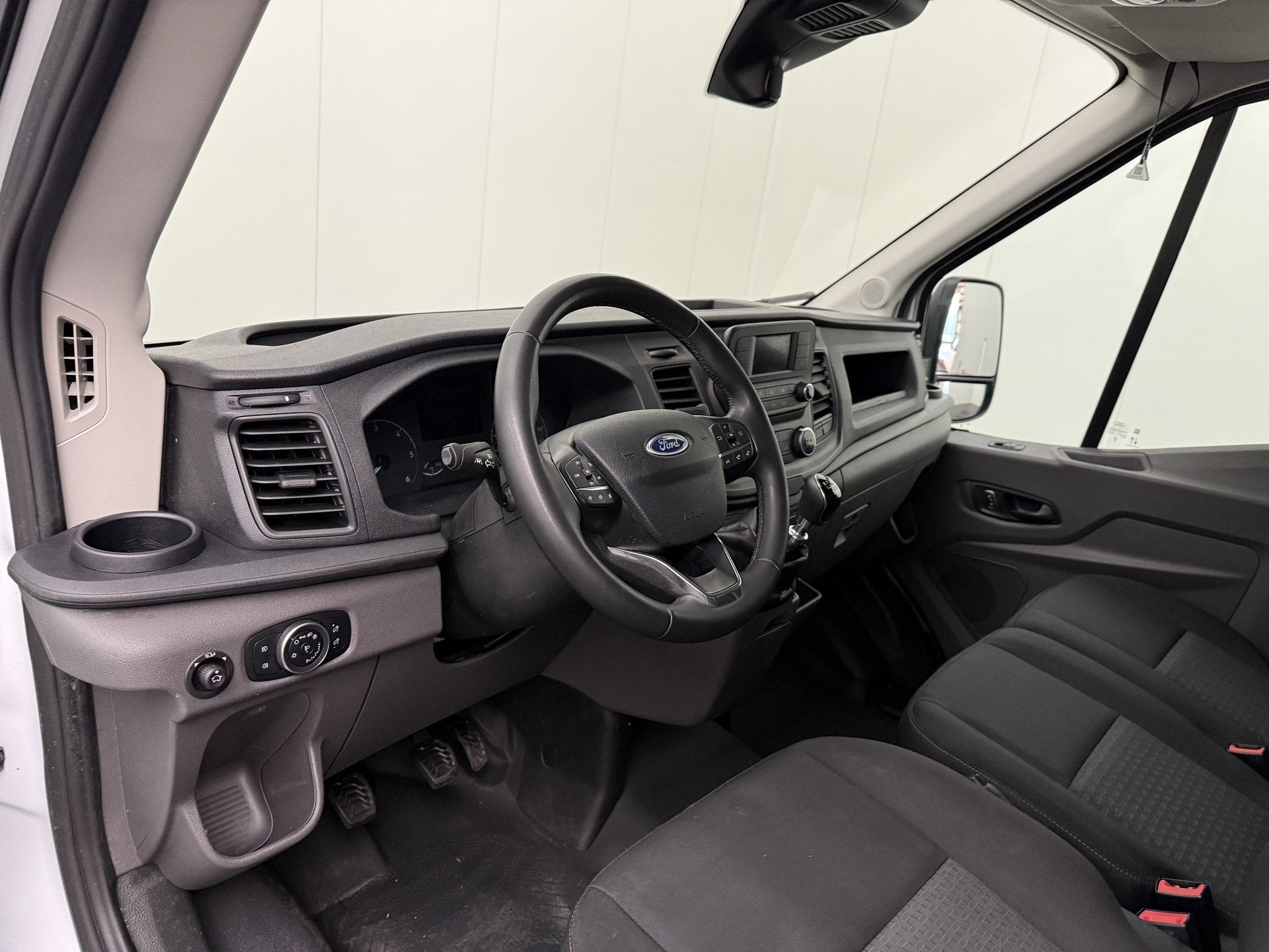 Ford Transit 2.0TDCi 130PK L3H2 | Euro 6 | 2023 | Airco | Cr, Voorwielaandrijving, Stof, Gebruikt, 4 cilinders