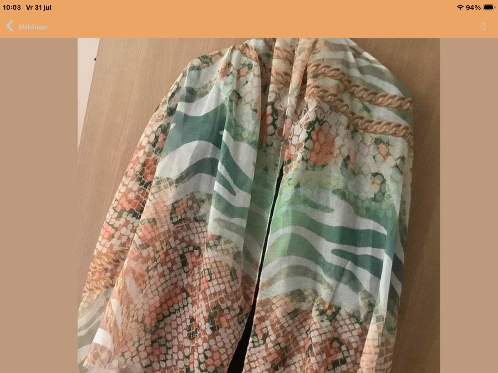 Sjaal met dierenprint en kettingmotief., Verzenden, Zo goed als nieuw, Maat 46/48 (XL) of groter, Sjaal