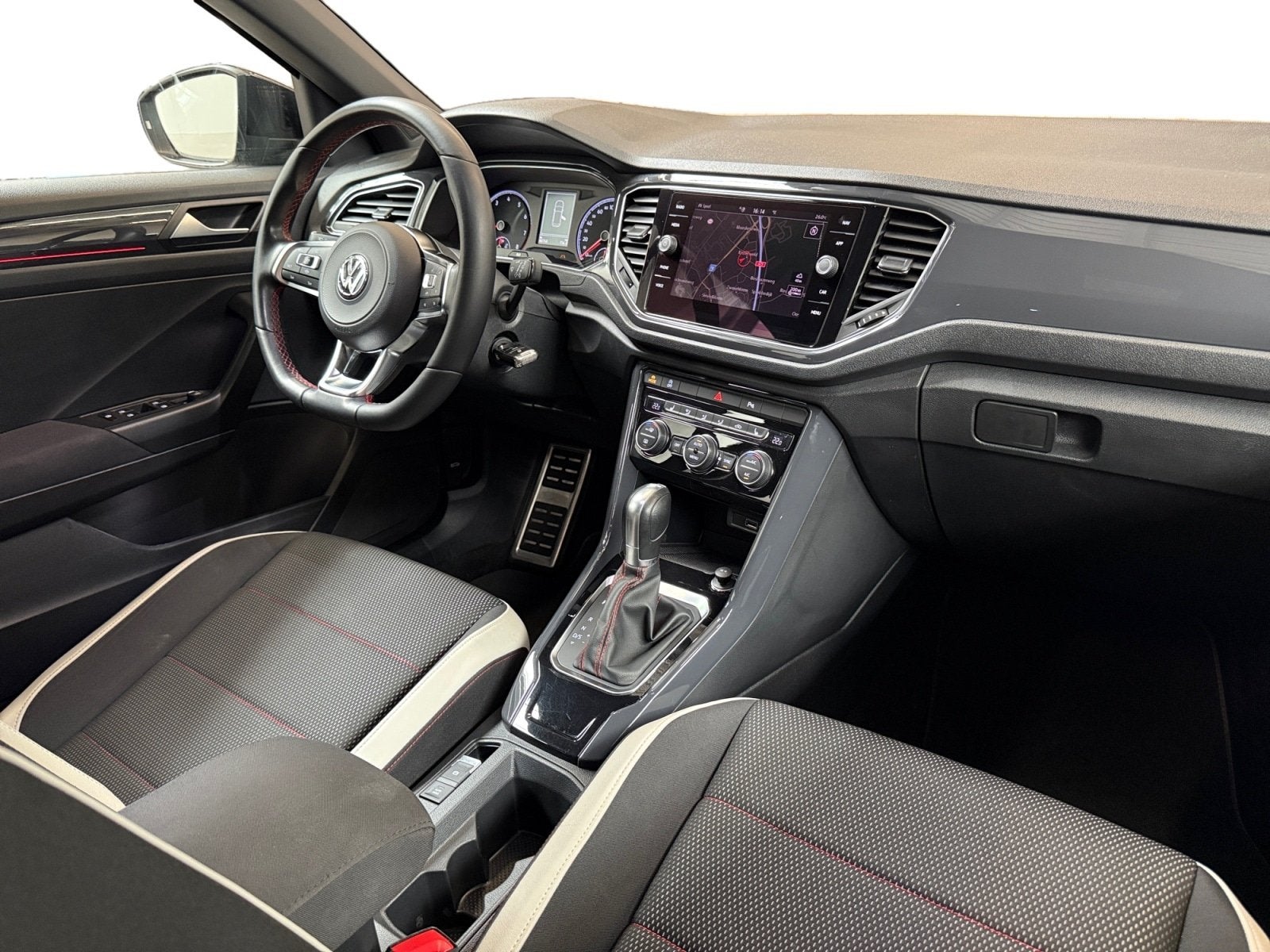 Volkswagen T-Roc 1.5 TSI Sport Business R I Trekhaak I DSG I, Auto's, Volkswagen, Euro 6, 4 cilinders, 150 pk, Zwart