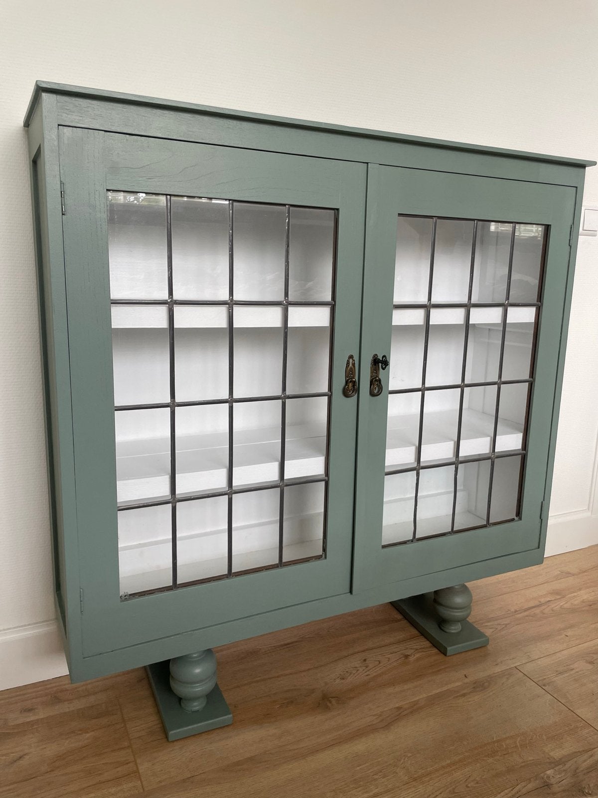 vitrinekast glas in lood, Antiek en Kunst, Antiek | Meubels | Kasten, Ophalen