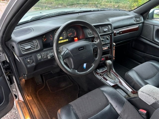 Volvo V70 2.4 Europa Automaat ECC Audio-CD/MP3 Elect. pakket, Auto's, Gebruikt, Zwart, 2435 cc, 1600 kg