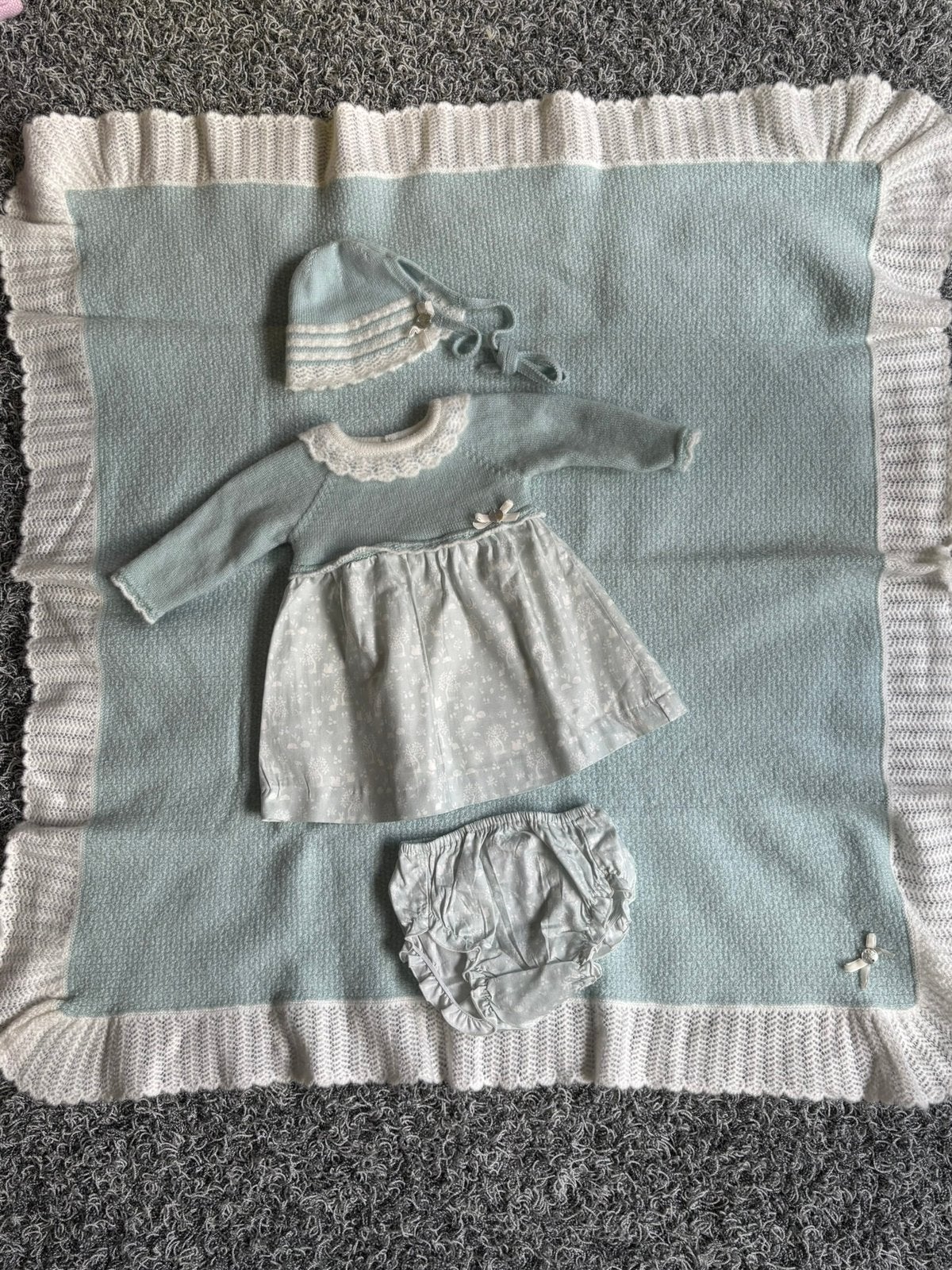 Paz jurkje met bijpassend muts en broekje en dekentje 62, Kinderen en Baby's, Babykleding | Maat 62, Meisje, Paz, Ophalen of Verzenden