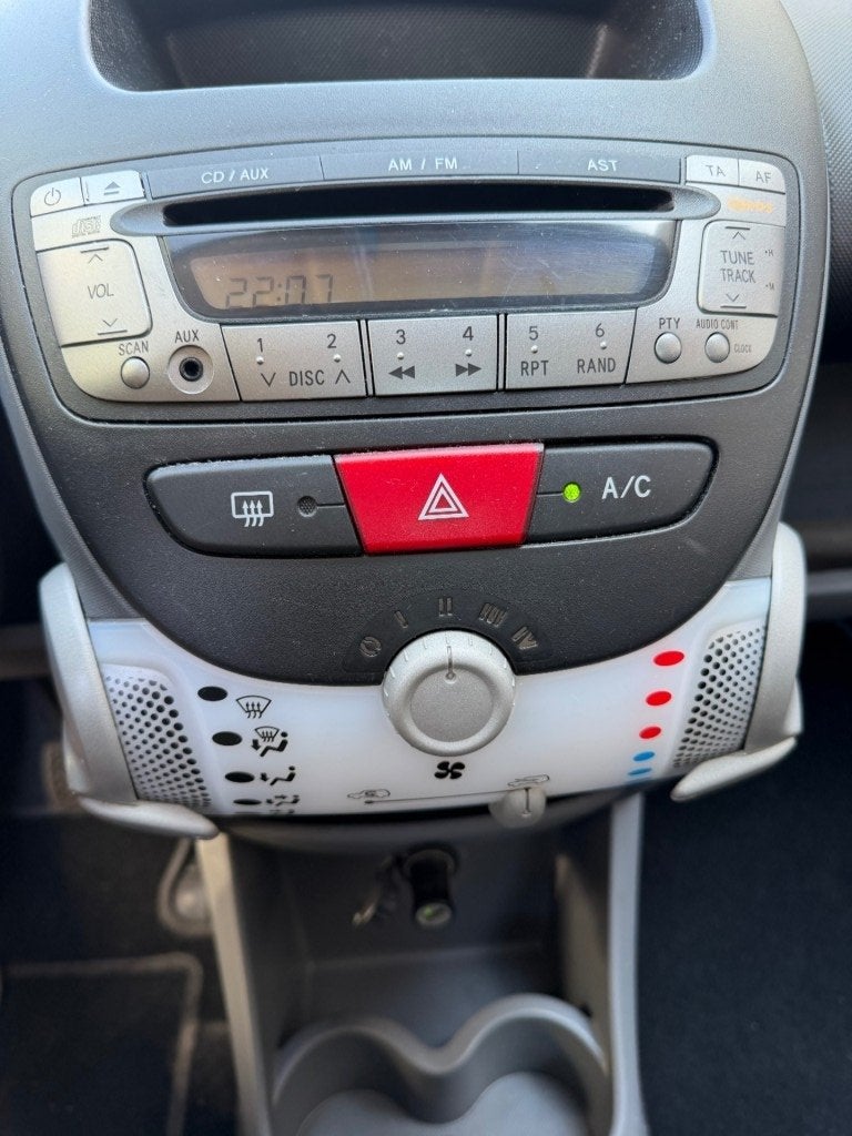 Peugeot 107 1.0-12V XS KOUDE AIRCO NEIUWE KOPPELING NAP APK, Voorwielaandrijving, Euro 5, Gebruikt, 4 stoelen