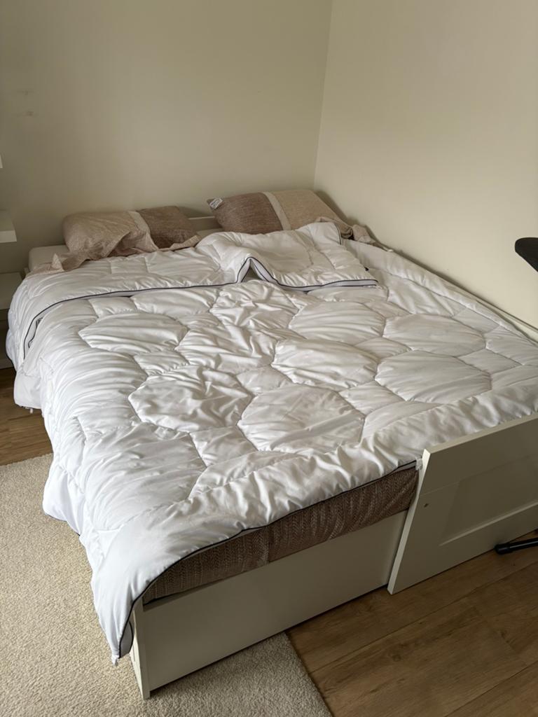 Ikea Brimnes uitschuifbaar bed wit, Huis en Inrichting, Slaapkamer | Bedden, Ophalen, Verstelbaar, Wit, Tweepersoons