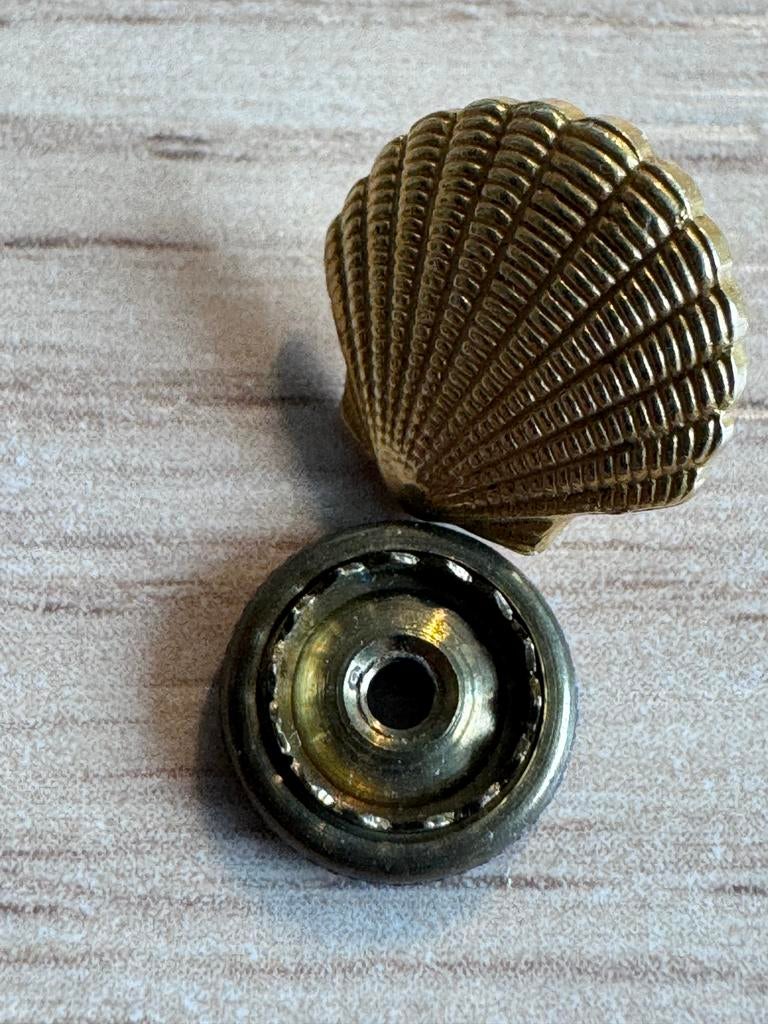 Gouden jubileum spelden Shell, Ophalen of Verzenden, Gebruikt, Overige onderwerpen, Speldje of Pin