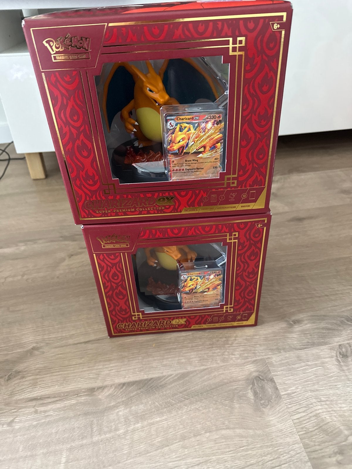 Charizard EX Super Premium Collection Box Pokémon, Ophalen of Verzenden, Nieuw, Overige typen