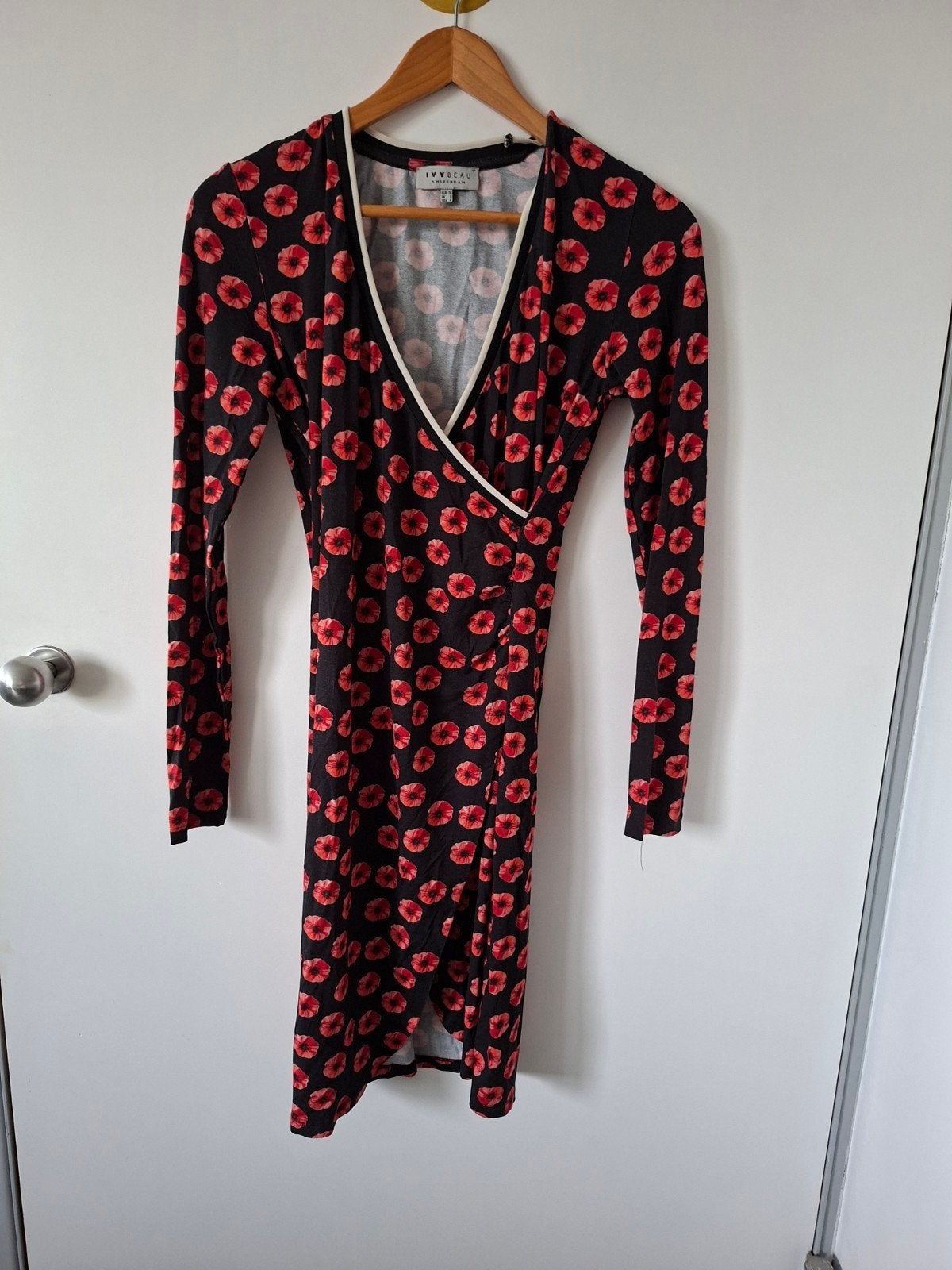 Ivy Beau jurk met bloemenprint, maat 36 (S), Kleding | Dames, Zwart, Nieuw, Ophalen of Verzenden, Knielengte