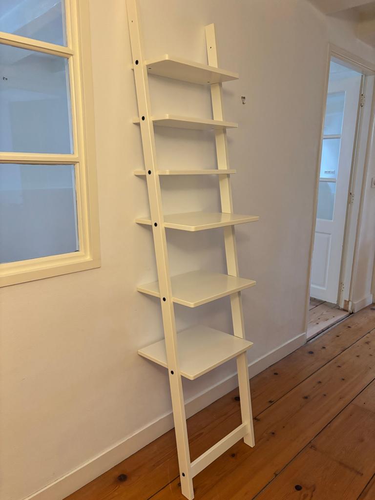 Witte massief houten ladder boekenkast, Huis en Inrichting, Kasten | Boekenkasten, Ophalen, Met plank(en), Minder dan 50 cm, 200 cm of meer
