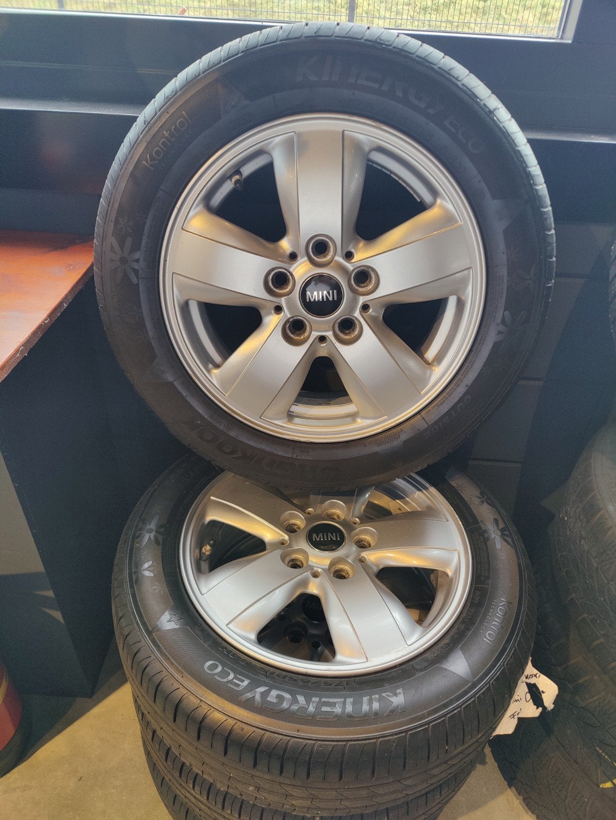 MINI zomer wielenset met Hankook 175/65 R15 en TPMS, Auto-onderdelen, Ophalen, Gebruikt, 15 inch, 175 mm