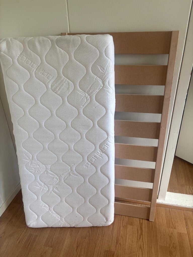 Ledikant met matras - Zo goed als nieuw, Kinderen en Baby's, Ophalen, Gebruikt, Ledikant
