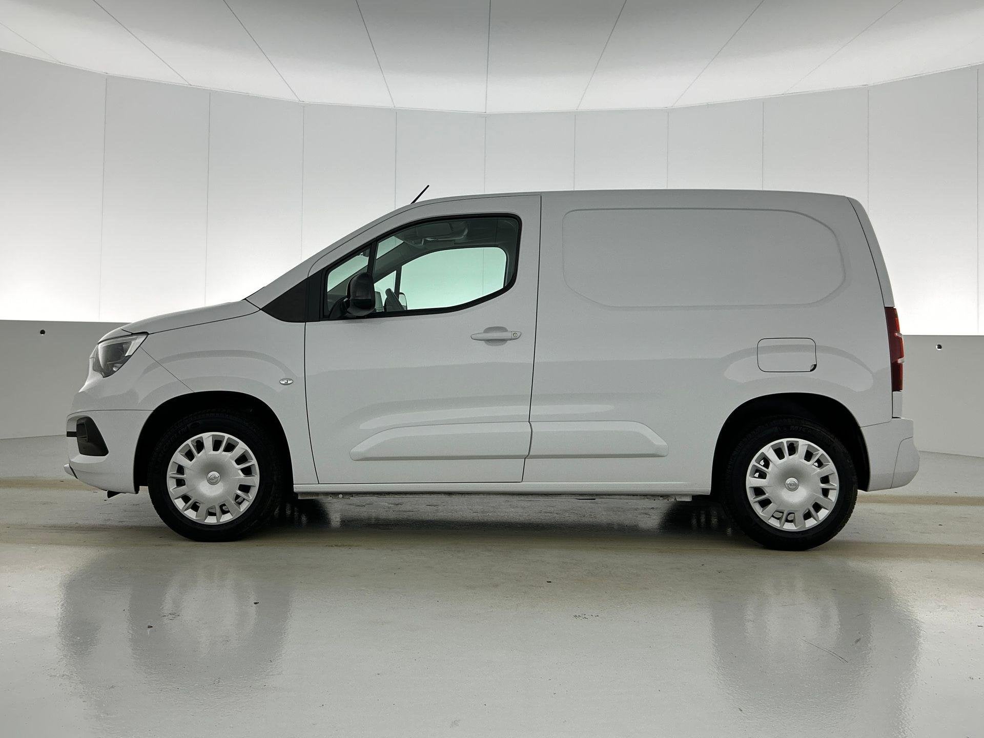 Opel Combo 130pk L1 Automaat Apple Carplay Trekhaak Parkeers, Auto's, Bestelauto's, 1350 kg, Stof, 4 cilinders, Wit
