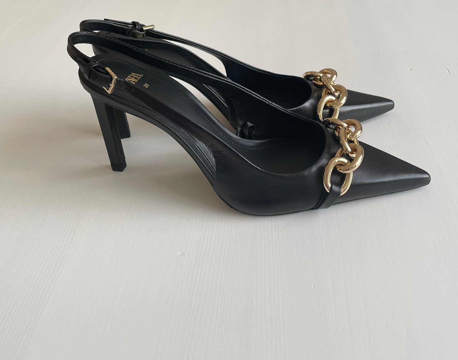 Zara slingbacks., Nieuw, Ophalen of Verzenden, Schoenen met hoge hakken, Zara