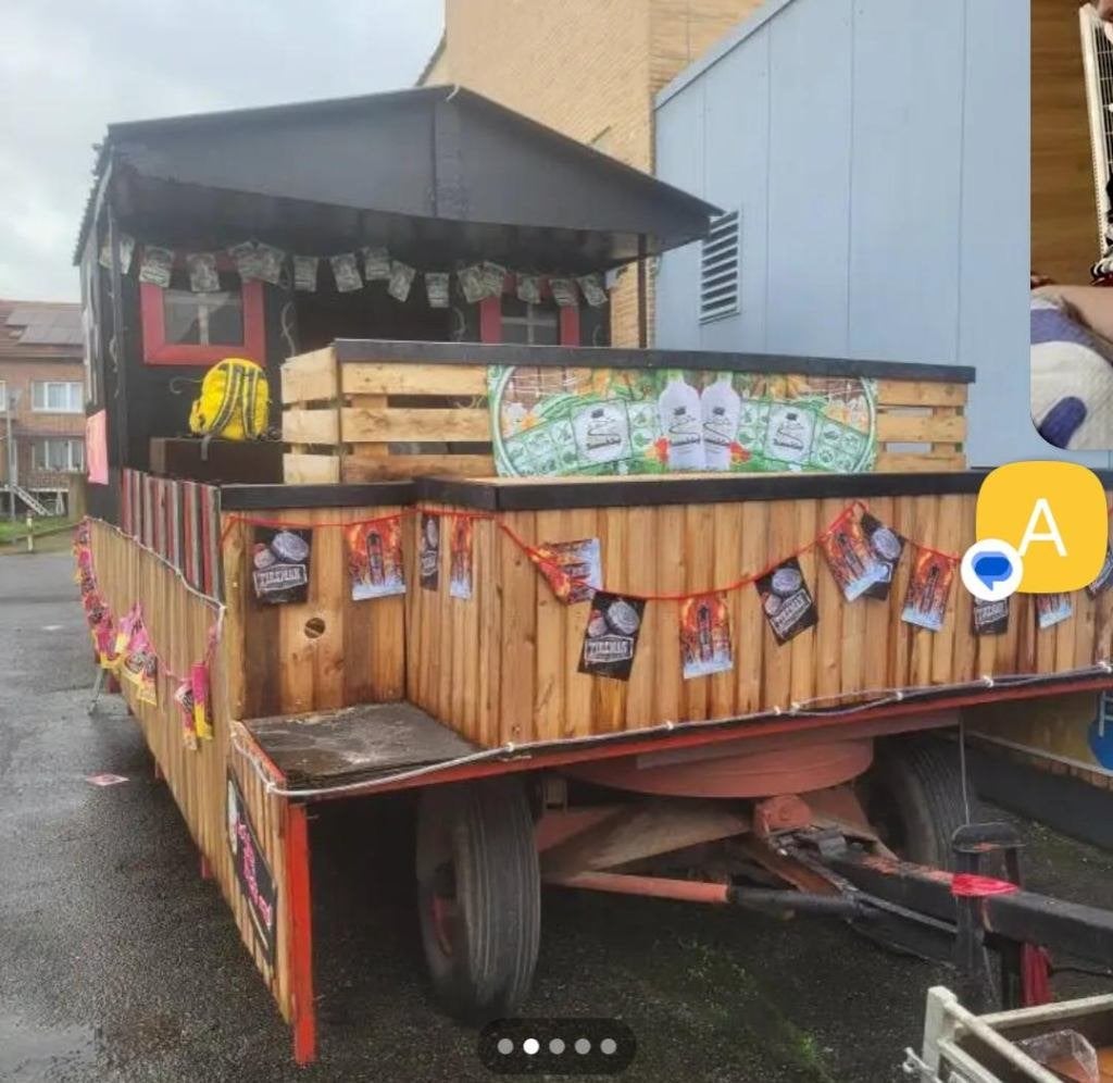 Carnavalswagen / Feestwagen te koop, Ophalen, Gebruikt, Feestartikel, Carnaval