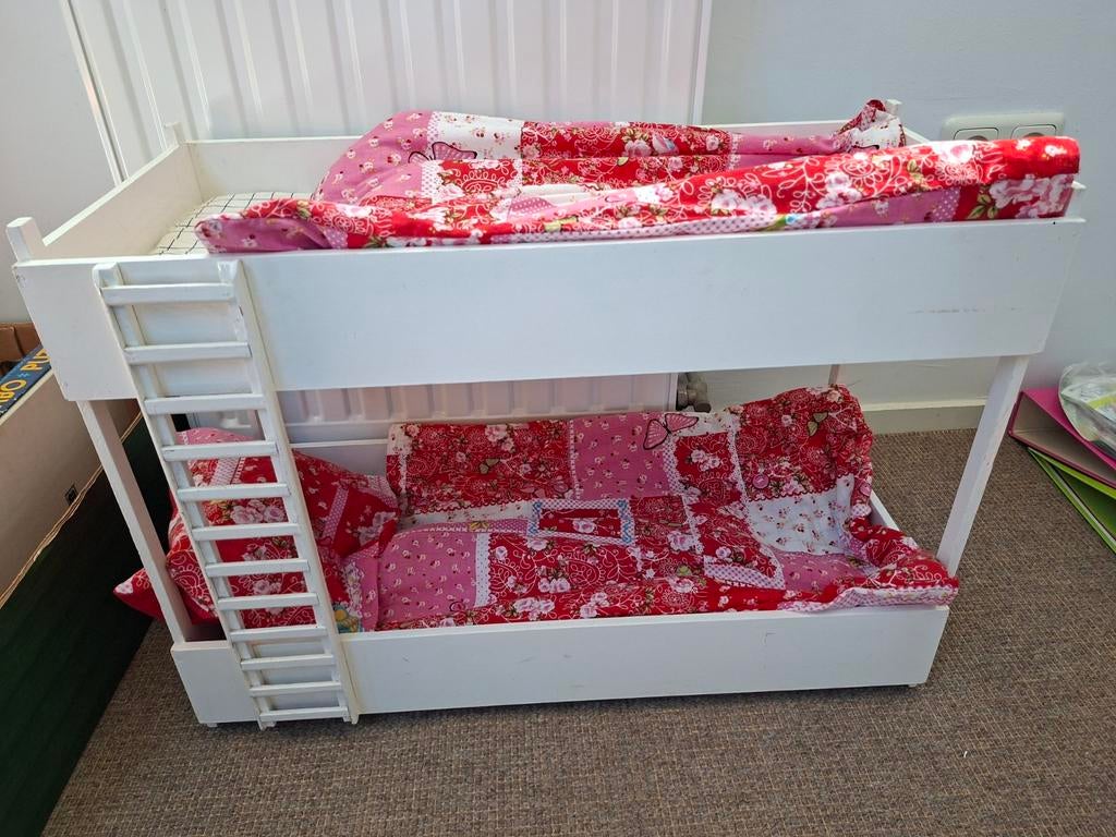 Stapelbed voor poppen met dekentjes en kussentjes, Kinderen en Baby's, Speelgoed | Poppen, Ophalen of Verzenden, Gebruikt, Overige typen