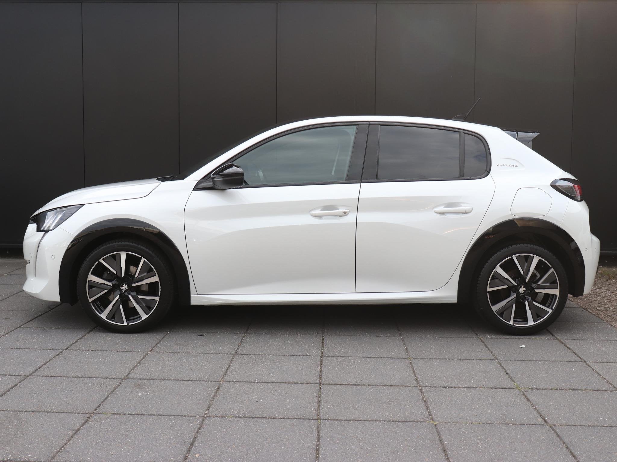 Peugeot 208 1.2 PureTech GT-Line PANODAK | APPLE CARPLAY | S, Auto's, Gebruikt, Euro 6, Leder en Stof, 3 cilinders