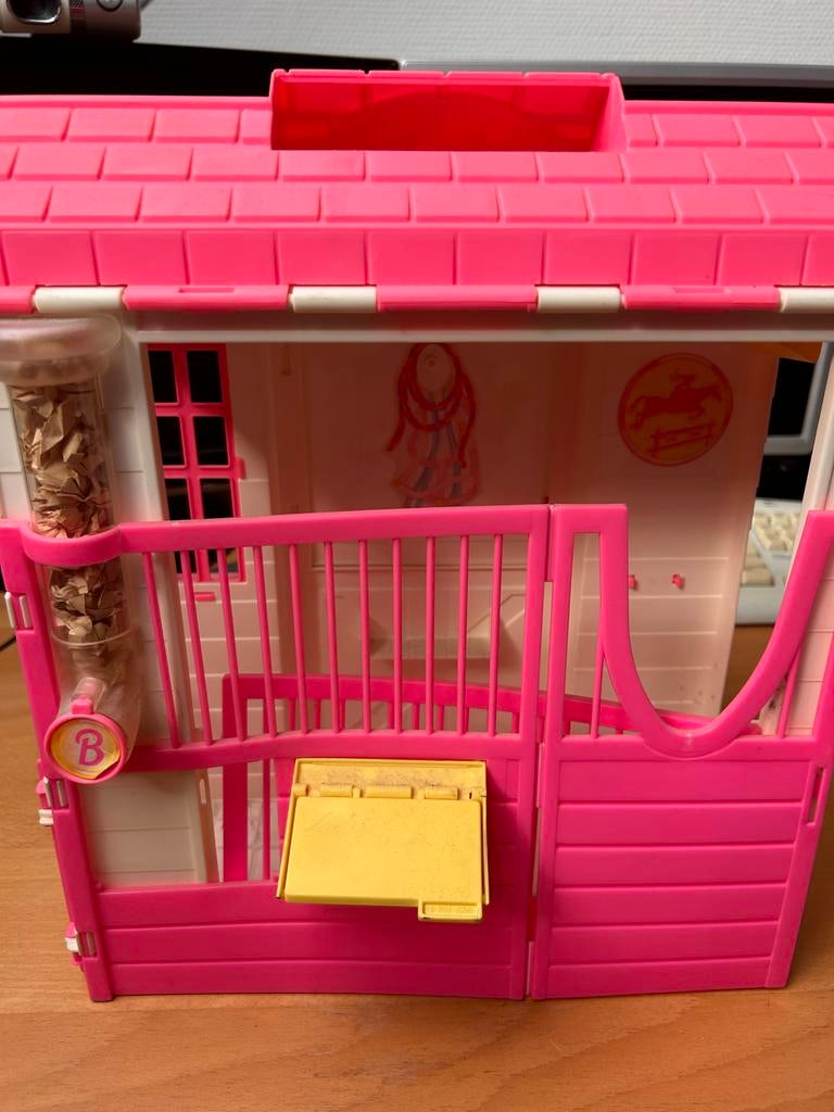Vintage Barbies + paardenstal en Deluxe Doll Trunk, Ophalen of Verzenden, Gebruikt, Barbie