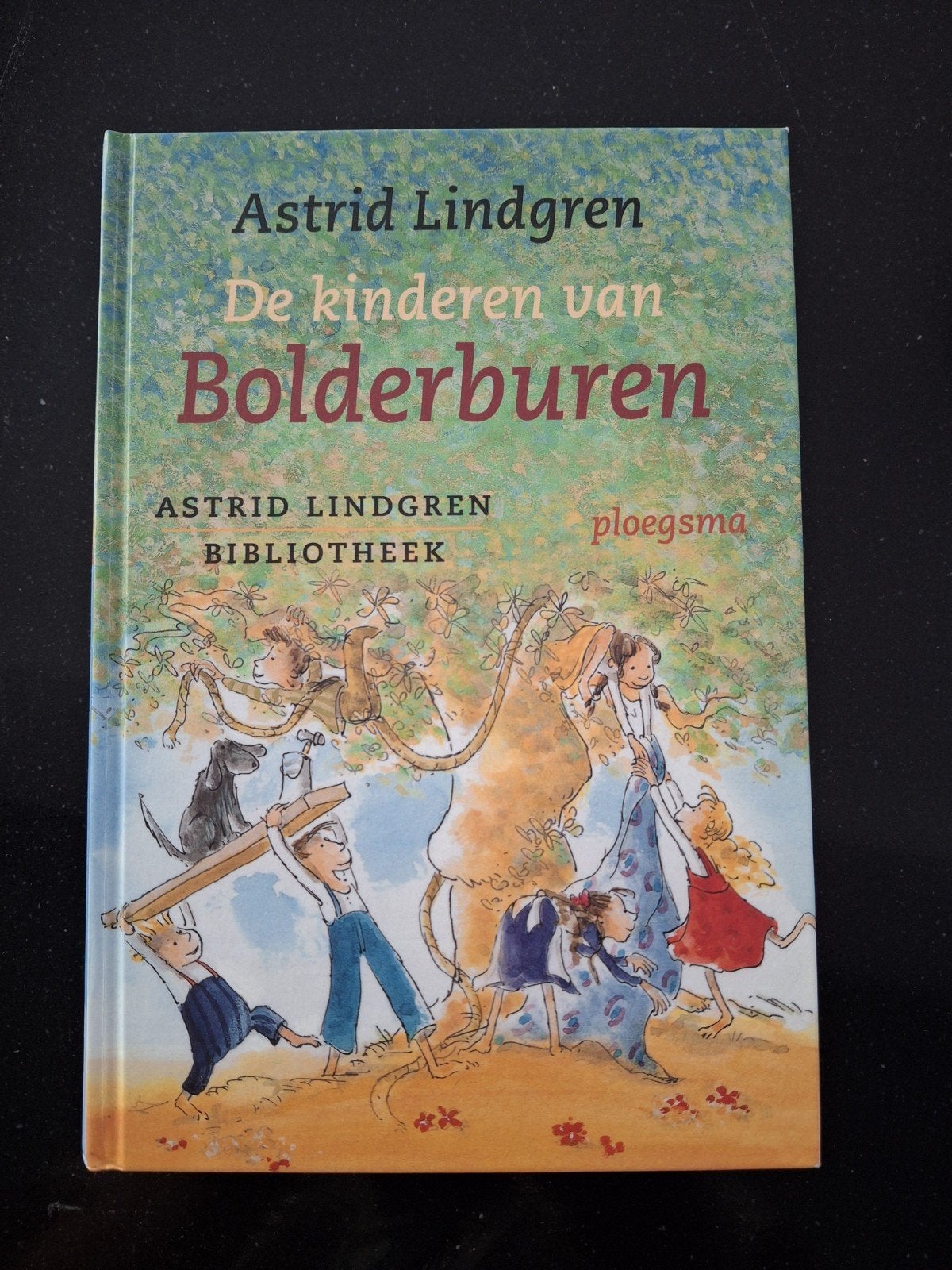 De Kinderen van Bolderburen - Astrid Lindgren, Boeken, Ophalen of Verzenden, Zo goed als nieuw, Astrid Lindgren, Fictie algemeen