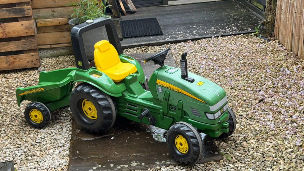 Trap traktor met aanhanger John Deere, Kinderen en Baby's, Speelgoed | Buiten | Voertuigen en Loopfietsen, Ophalen, Gebruikt, Trapvoertuig