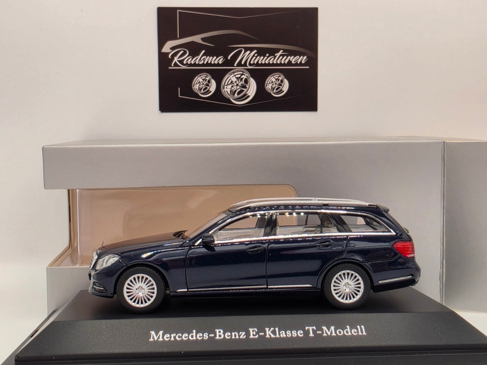 Mercedes-Benz E-Klasse W212 Facelift - Blauw - 1:43 Kyosho, Hobby en Vrije tijd, Modelauto's | 1:43, Auto, Nieuw, Norev, Ophalen of Verzenden