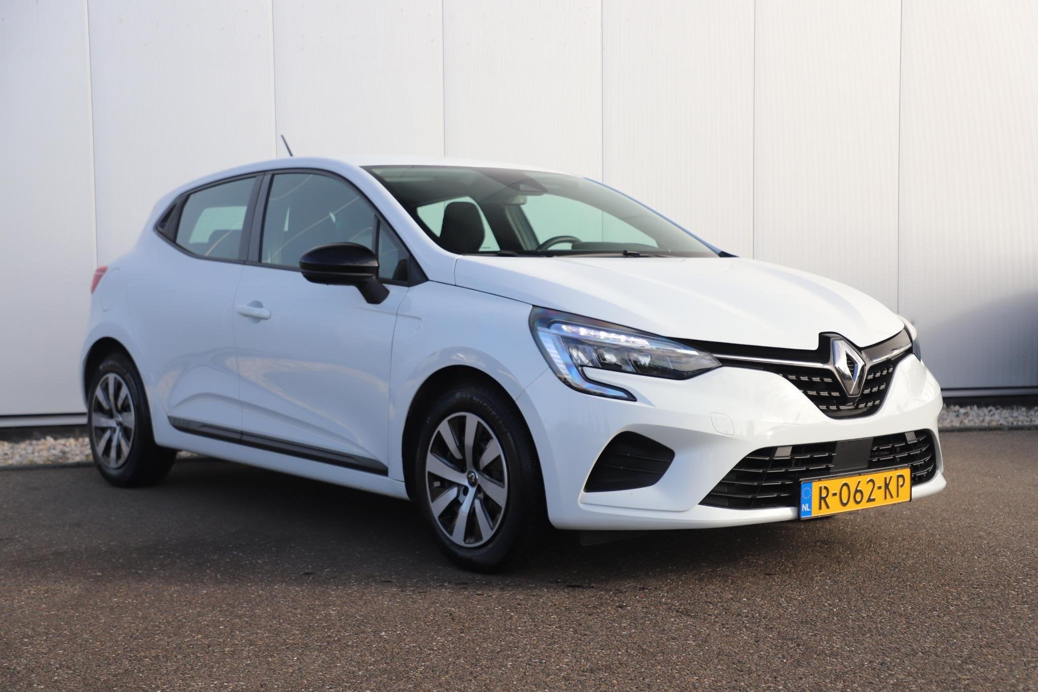 Renault Clio 1.0 TCe 90 Equilibre Navigatie Carplay Android, Voorwielaandrijving, Gebruikt, Euro 6, 580 kg