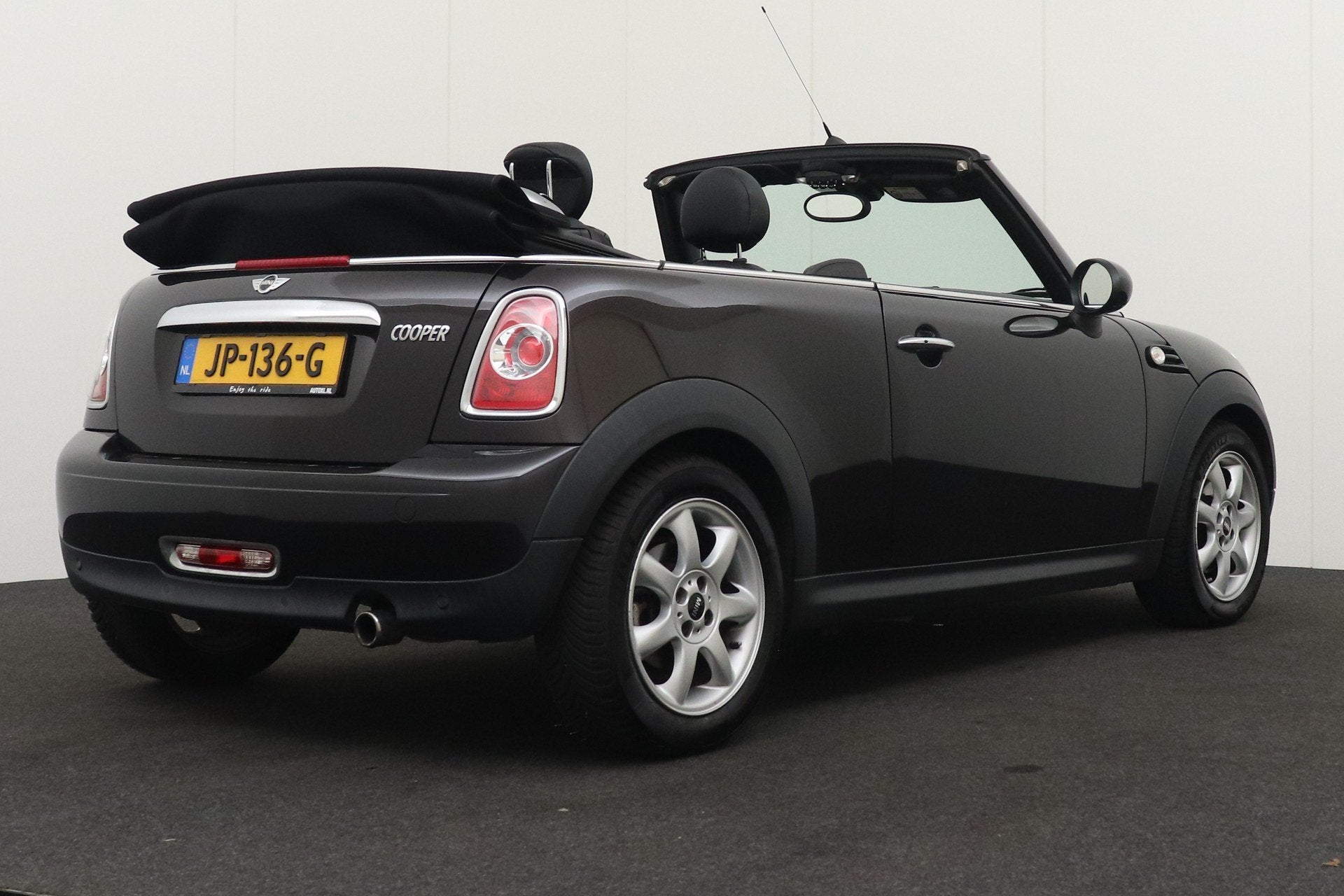 MINI Cabrio 1.6 123 PK Cooper Chili Climate Leder Navi, Auto's, Mini, Dealer onderhouden, Gebruikt, 4 cilinders, 4 stoelen
