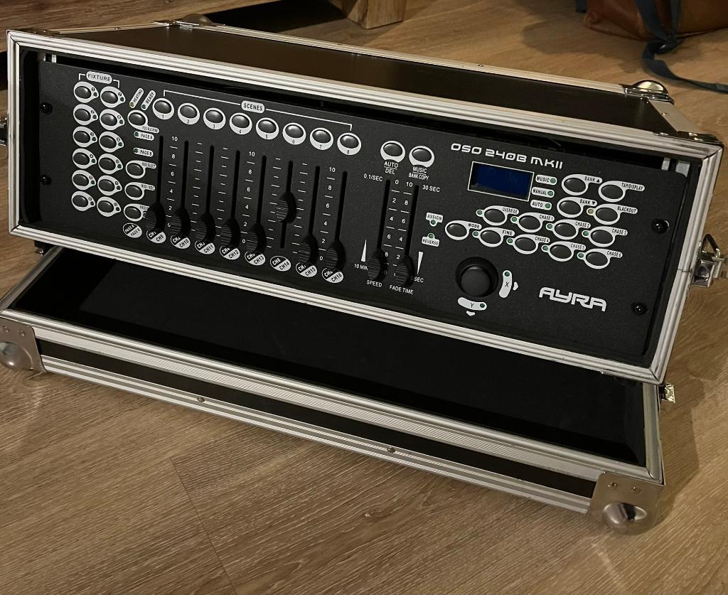 Ayra OSO 240B MKII DMX lichtsturing inclusief flightcase, Muziek en Instrumenten, Ophalen of Verzenden, Zo goed als nieuw, Licht