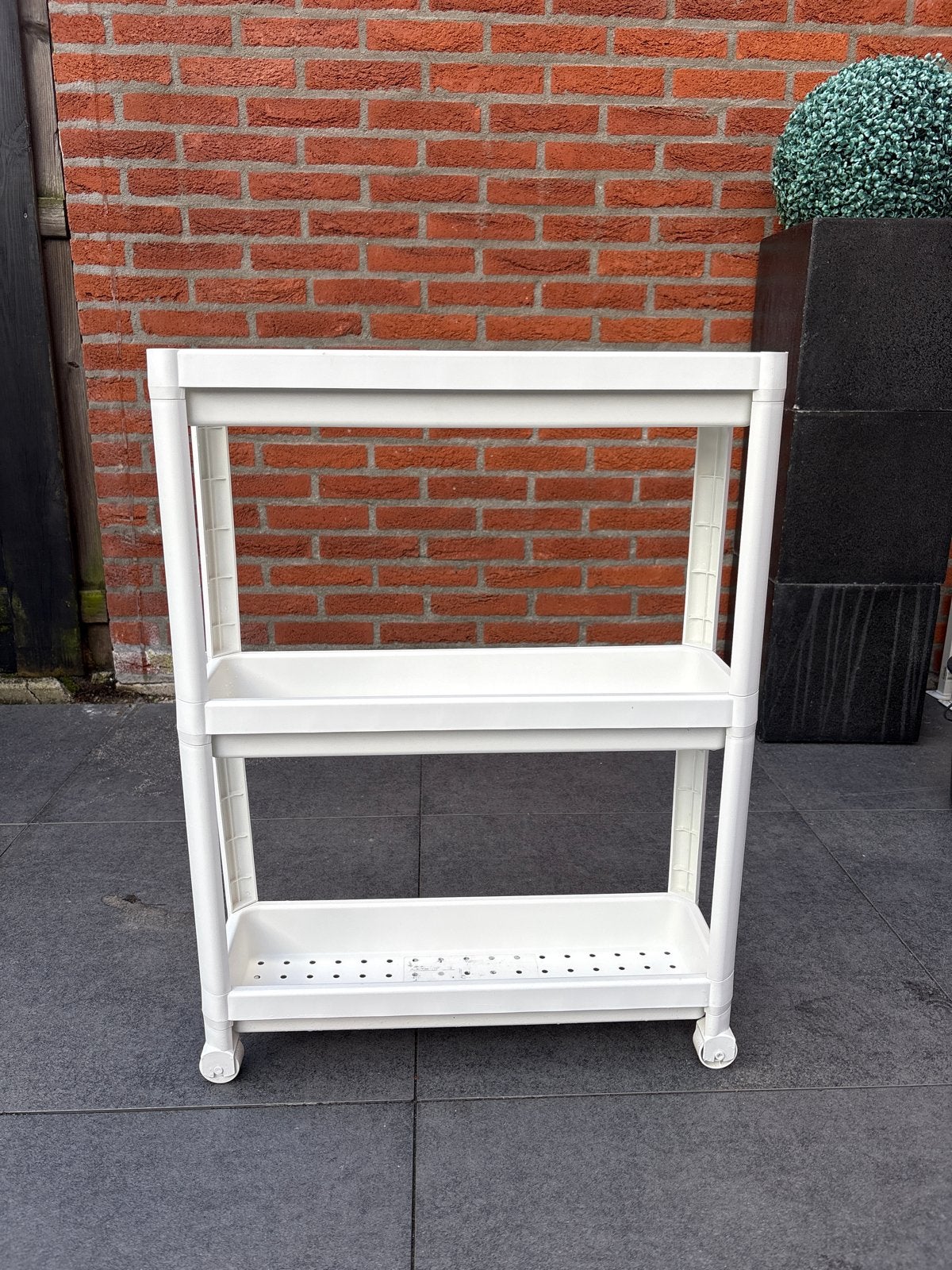 Wit kunststof trolley met 3 etages en wieltjes, Ophalen, Gebruikt