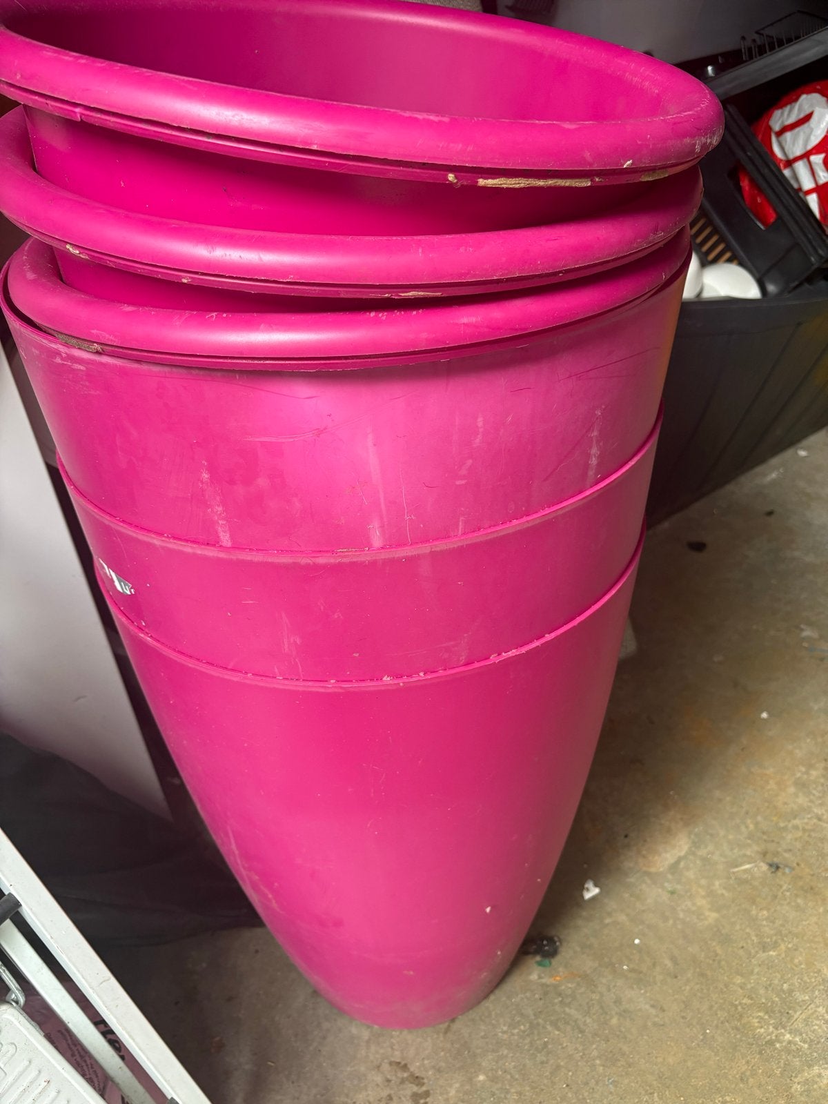 Set van 3 roze kunststof bloempotten, Kunststof, Gebruikt, Rond, Binnen