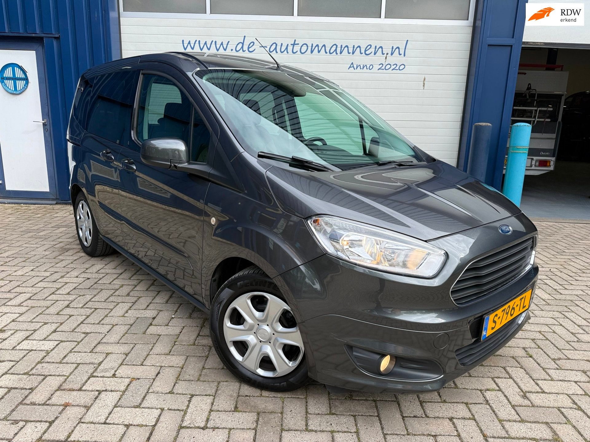 Ford Tourneo Courier 1.0 Trend 100 pk / AIRCO / CRUISE / TRE, Voorwielaandrijving, Start-stop-systeem, Gebruikt, Euro 6