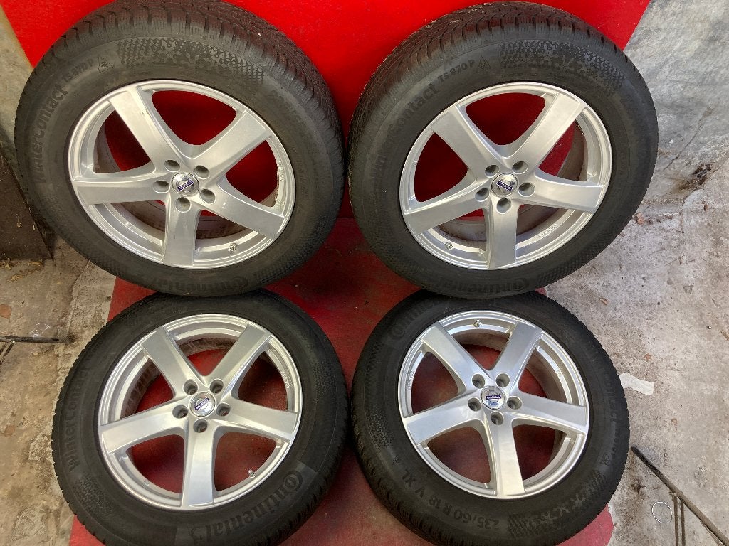 Winterbanden Volvo XC60 235/60R18 Continental, 18 inch, Gebruikt, ., Banden en Velgen