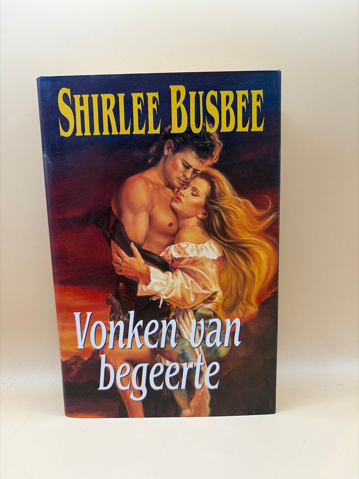 Shirlee Busbee - Vonken van begeerte, Boeken, Ophalen of Verzenden, Gelezen, Nederland