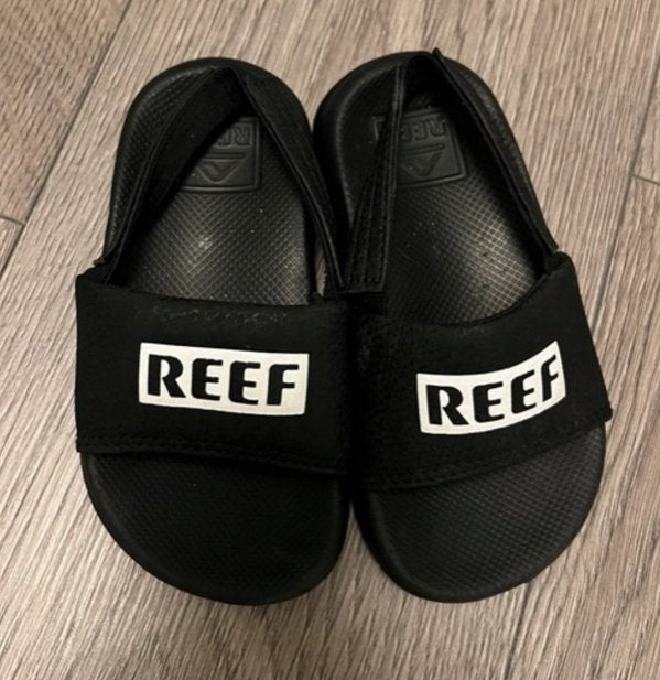 Reef slippers maat 24, Ophalen of Verzenden, Gebruikt, Jongen of Meisje, Schoenen