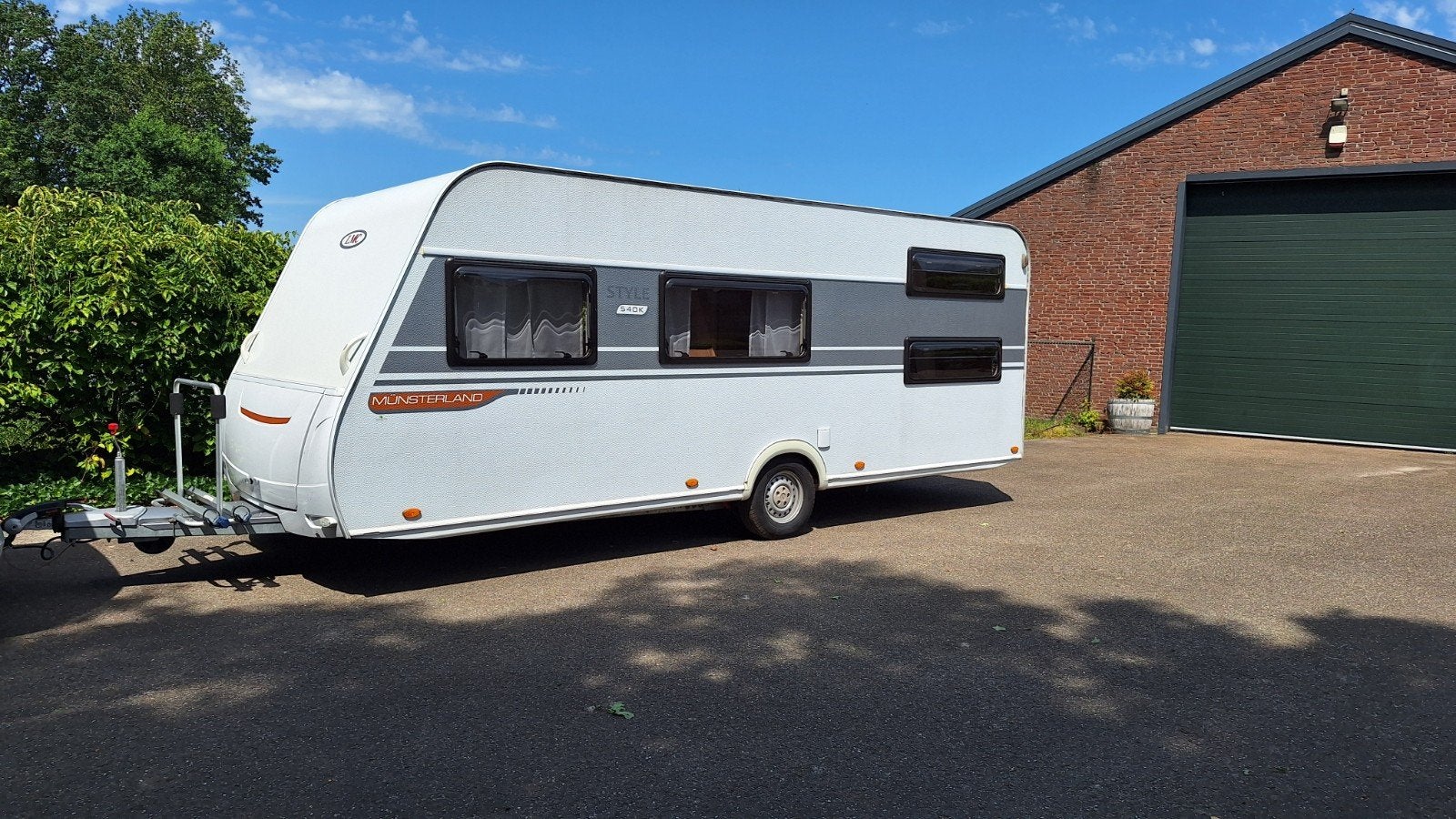LMC Münsterland Style 540k 2018 stapelbed kinderkamer, Caravans en Kamperen, Dwarsbed, Rondzit, Particulier, Schokbreker