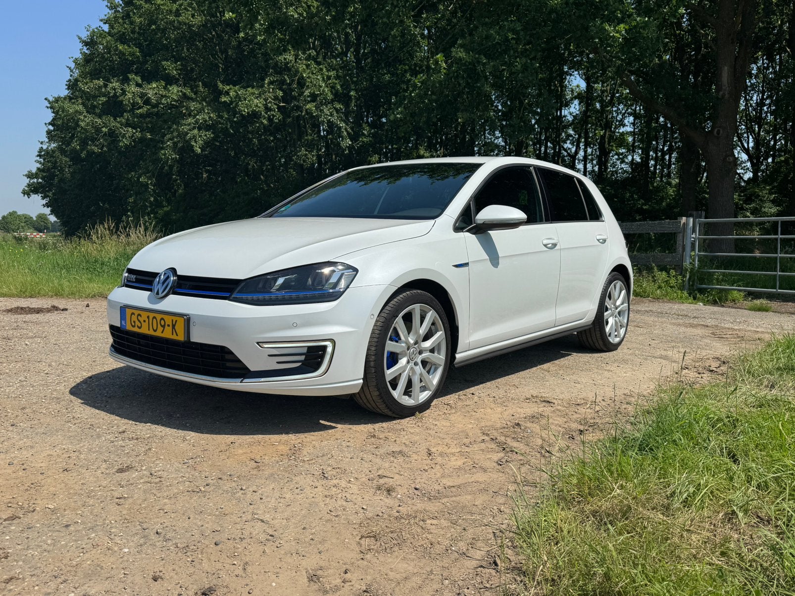 Volkswagen Golf 1.4 TSI GTE 5D 2015 Wit trekhaak leer led, Auto's, Volkswagen, 4 cilinders, Wit, 1395 cc, 1499 kg