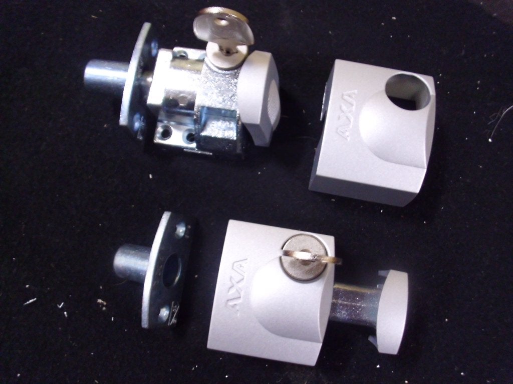 Axa Oplegslot 3012 zilver/grijs NIEUW in folie. € 12.95 pst, Overige thema's, Nieuw, Ophalen of Verzenden, Overige materialen