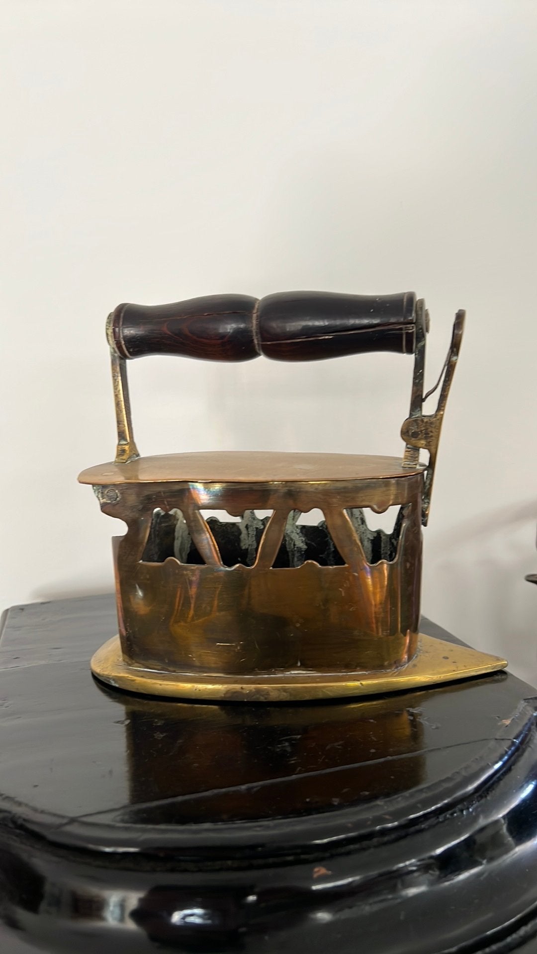 Antiek strijkijzer, Ophalen