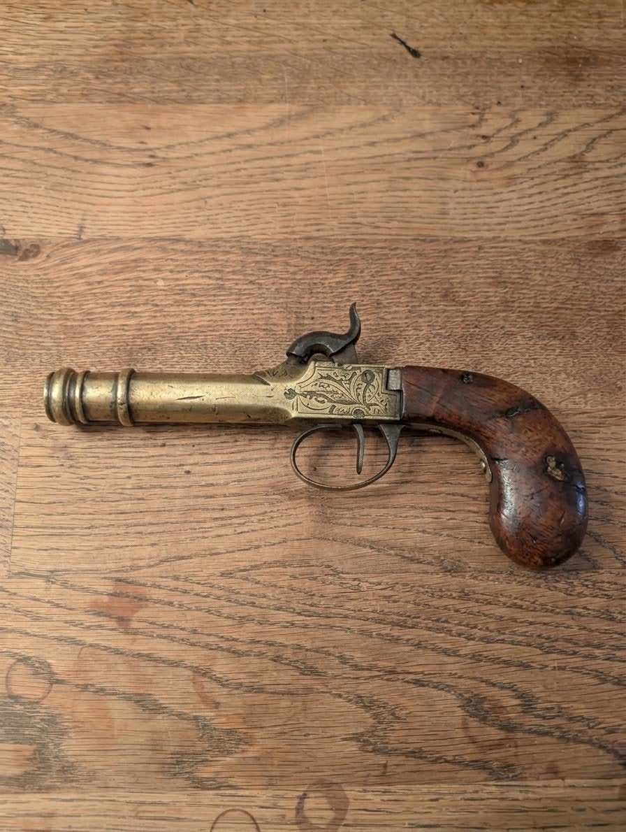 Antiek pistool, gestempeld E L G, uit 1830 (onklaar), Ophalen of Verzenden, Overige soorten, Overige gebieden