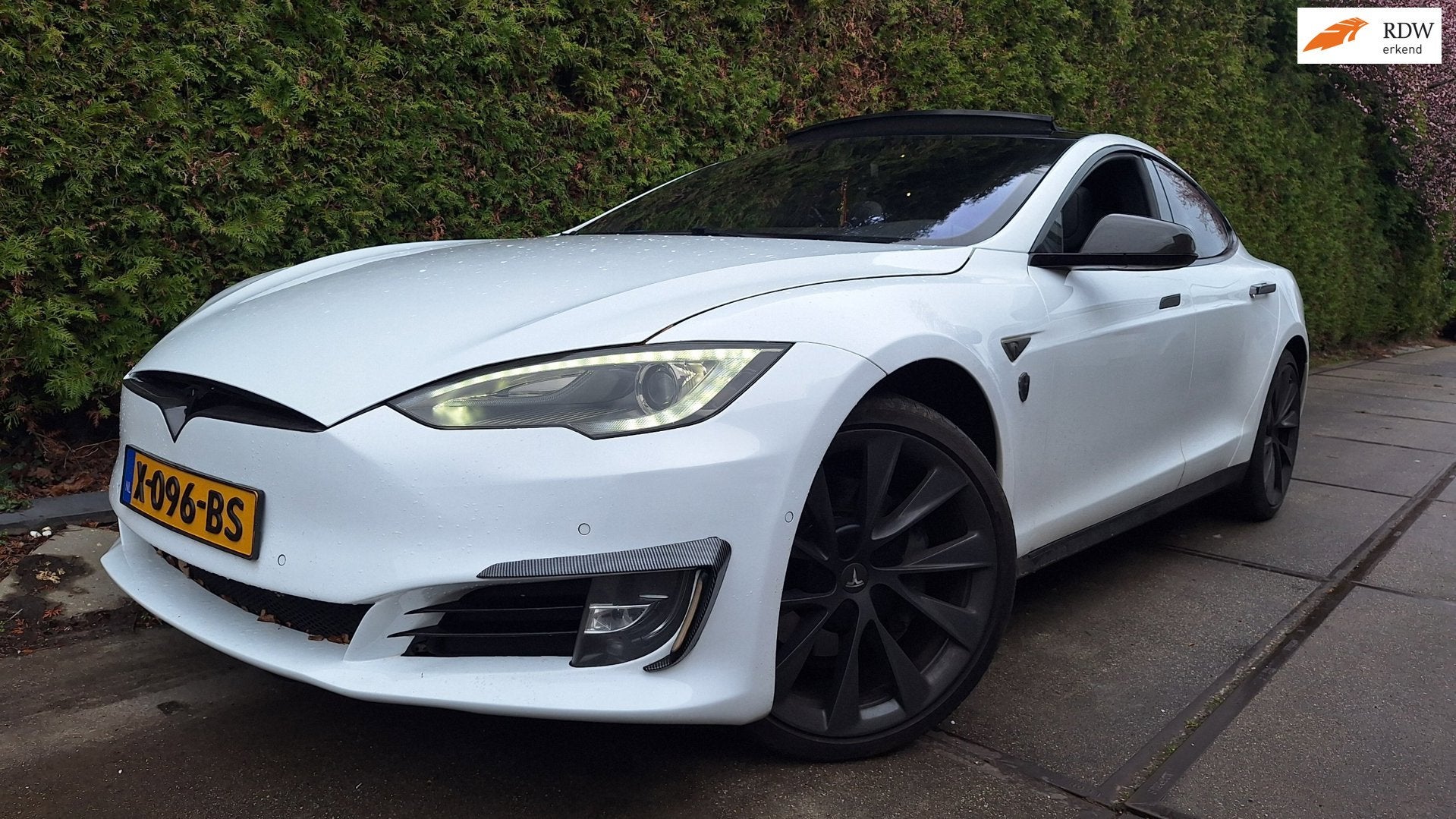 Tesla Model S 85 Performance (levenslang free supercharger), Auto's, Achterwielaandrijving, Gebruikt, Zwart, Model S