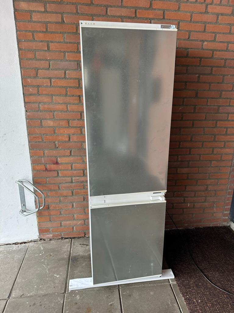 Siemens inbouw koelkast 6 jaar, Ophalen, 150 tot 200 liter, Zonder vriesvak, 160 cm of meer