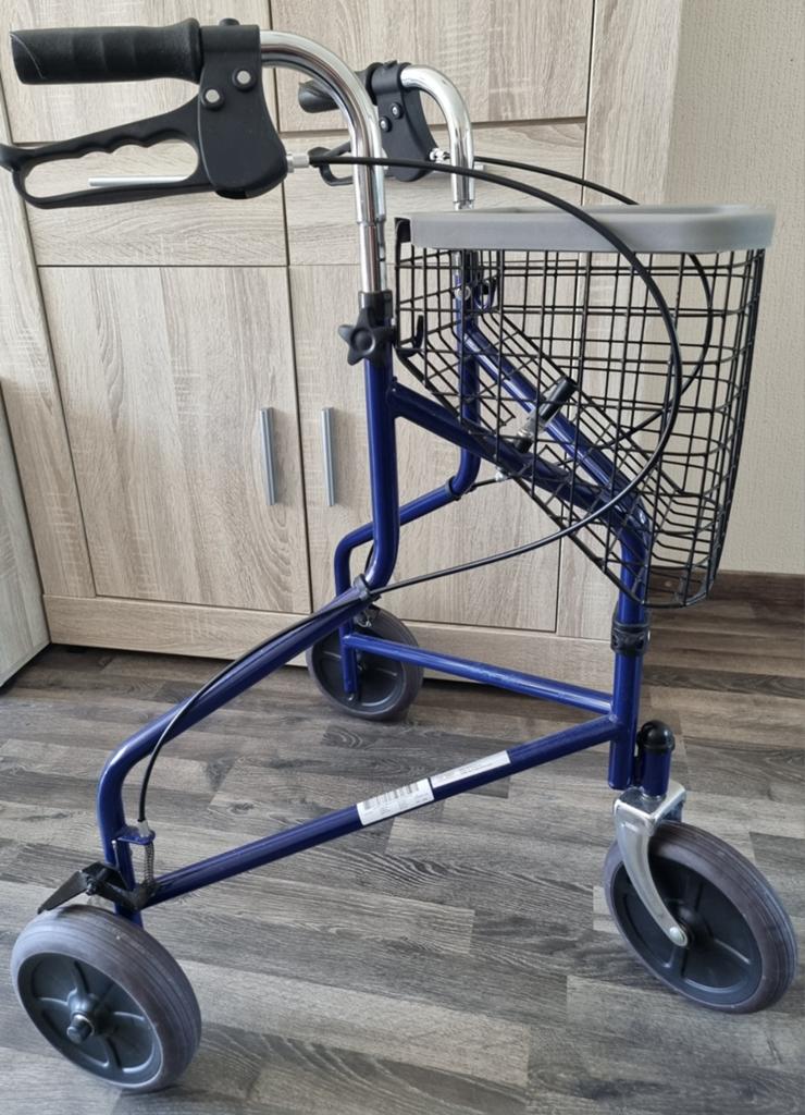 Rollator trio, Ophalen, Opvouwbaar, Zo goed als nieuw