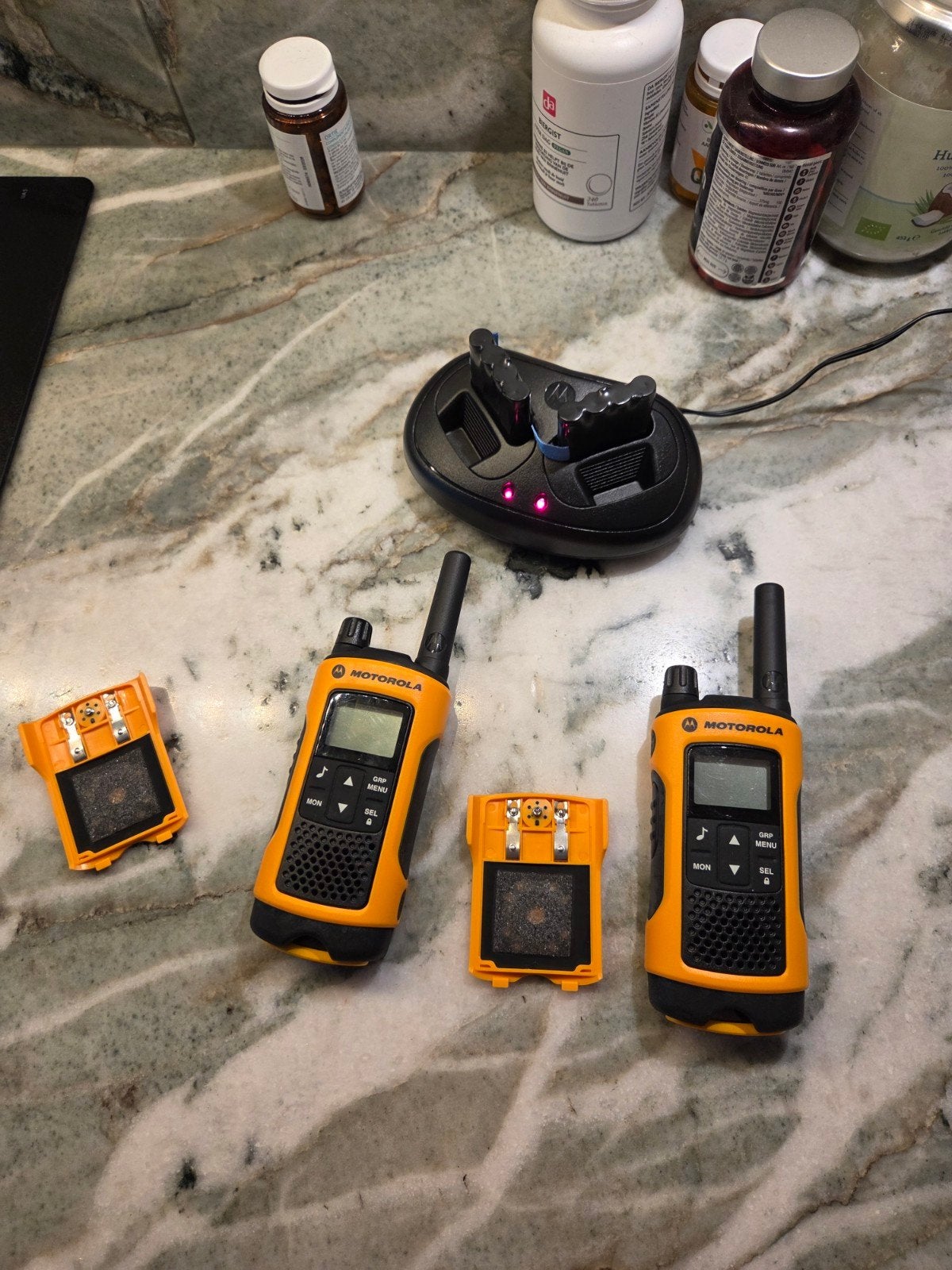 Motorola TLKR T80 Extreme Walkie-Talkie Set met Accessoires, Telecommunicatie, Gebruikt, 5 tot 15 km, Ophalen of Verzenden, Portofoon of Walkie-talkie