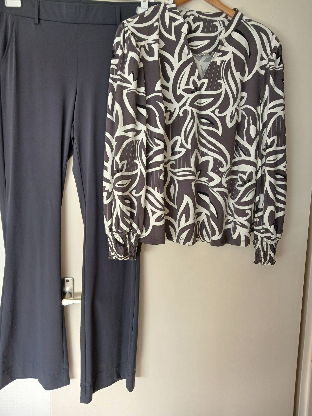 prachtige set maat xl,donkergrijs, Ophalen of Verzenden, Zo goed als nieuw, Maat 46/48 (XL) of groter