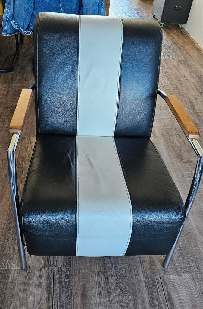 2 leren zwart-wit gestreepte fauteuils, Huis en Inrichting, Fauteuils, Ophalen of Verzenden, Zo goed als nieuw, 50 tot 75 cm, Leer