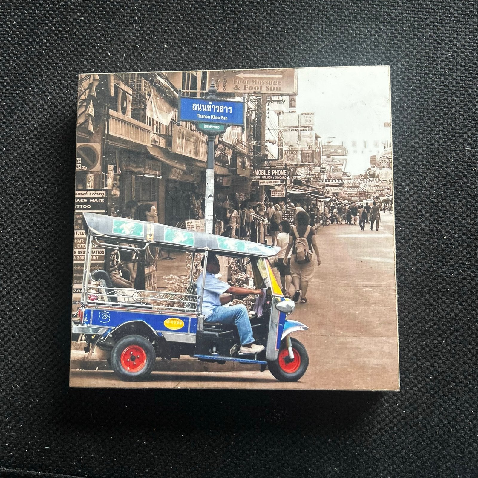 Unieke Thaise Tuk-Tuk Foto op Hout - Bangkok Straatbeeld, Huis en Inrichting, Minder dan 50 cm, Gebruikt, Oorspronkelijke maker