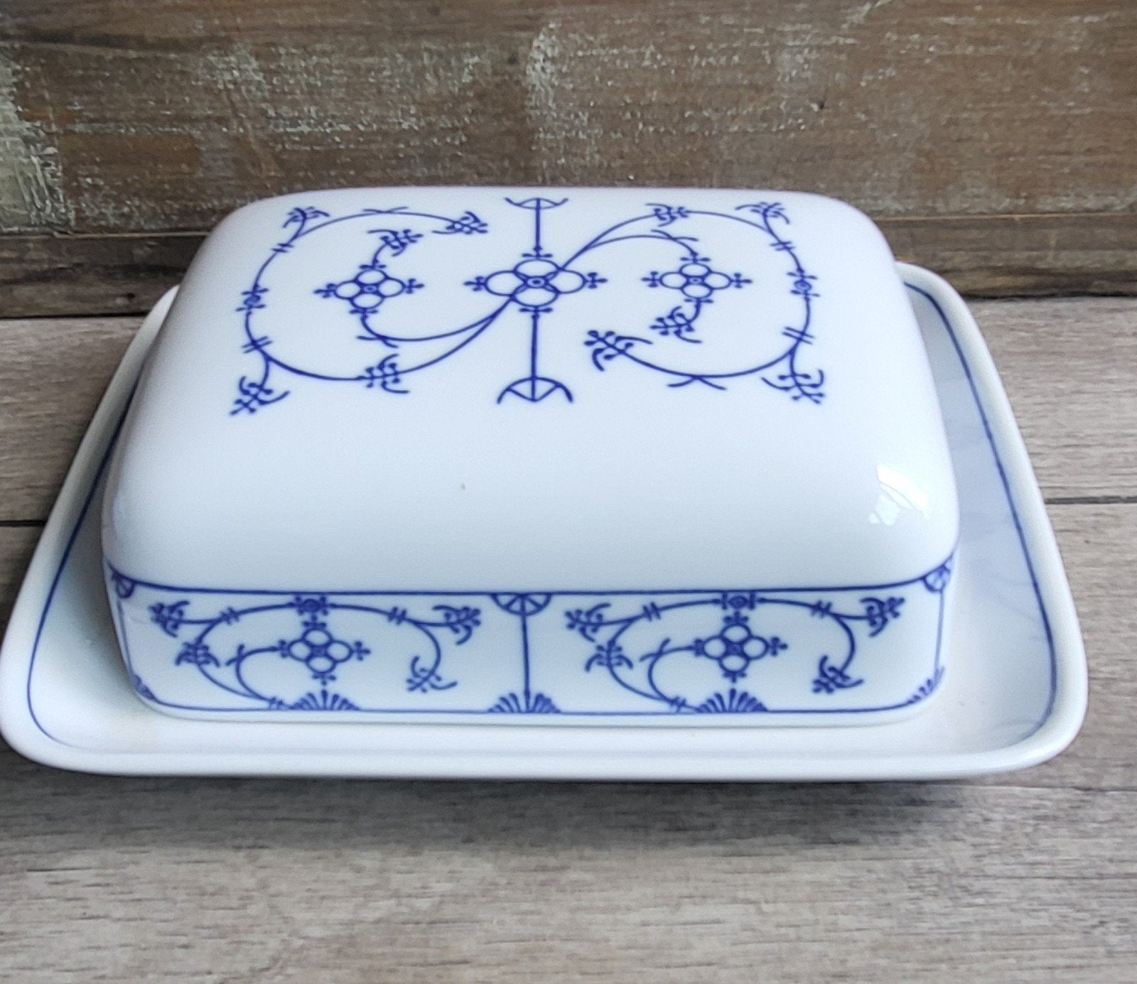 Jäger Bavaria  Blau Saks botervloot met Zwiebelmuster decor, Ophalen of Verzenden