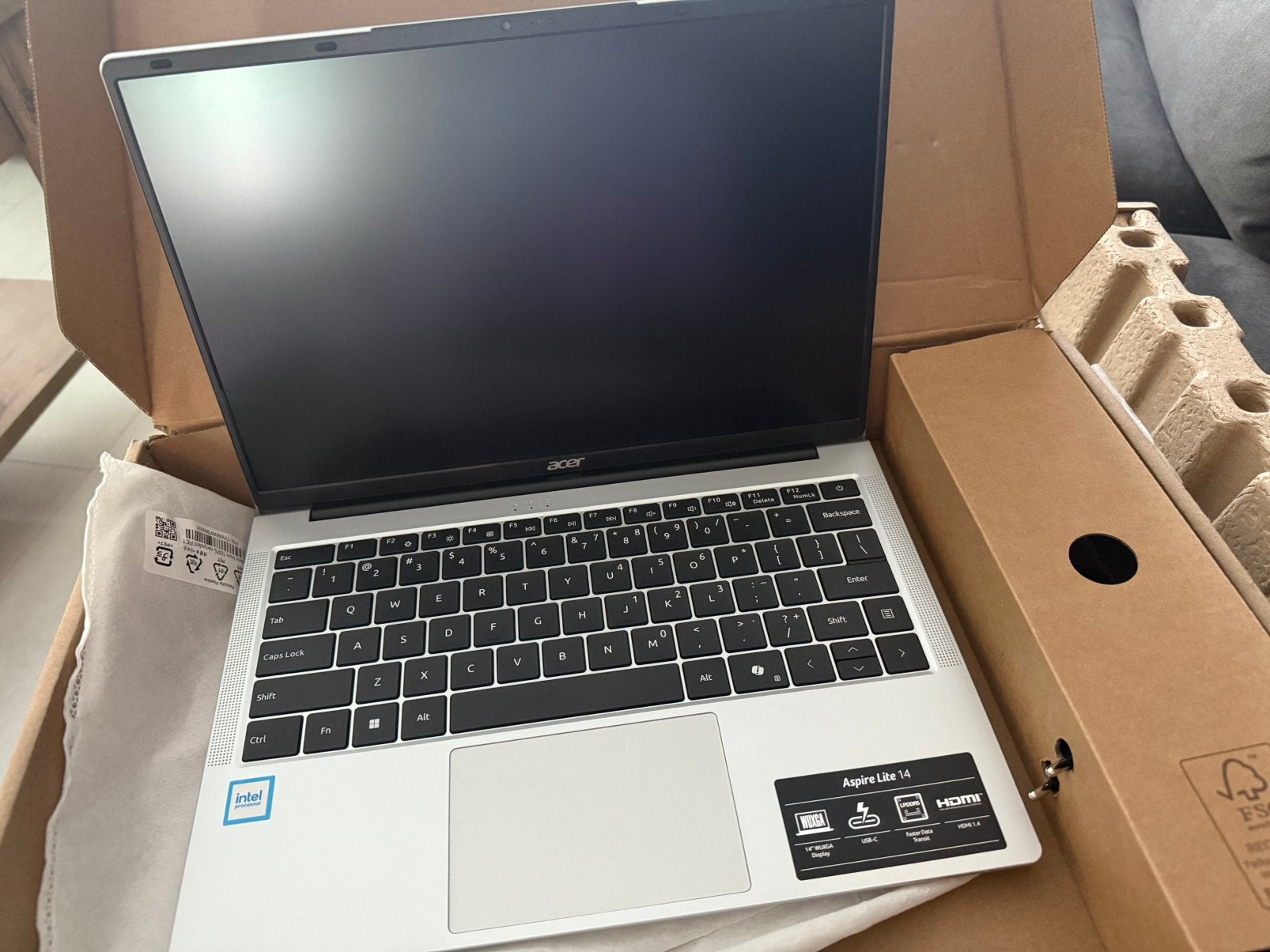 Acer, 2 tot 3 Ghz, Qwerty, Nieuw, 14 inch